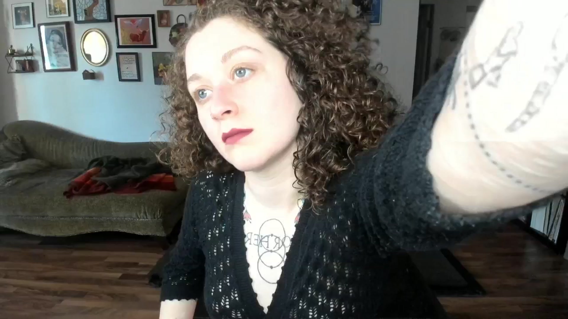 Gallery image thumbnail from PeachyQueen_'s myfreecams stream on, 04/03/2025, 18:09 image 5 of 20