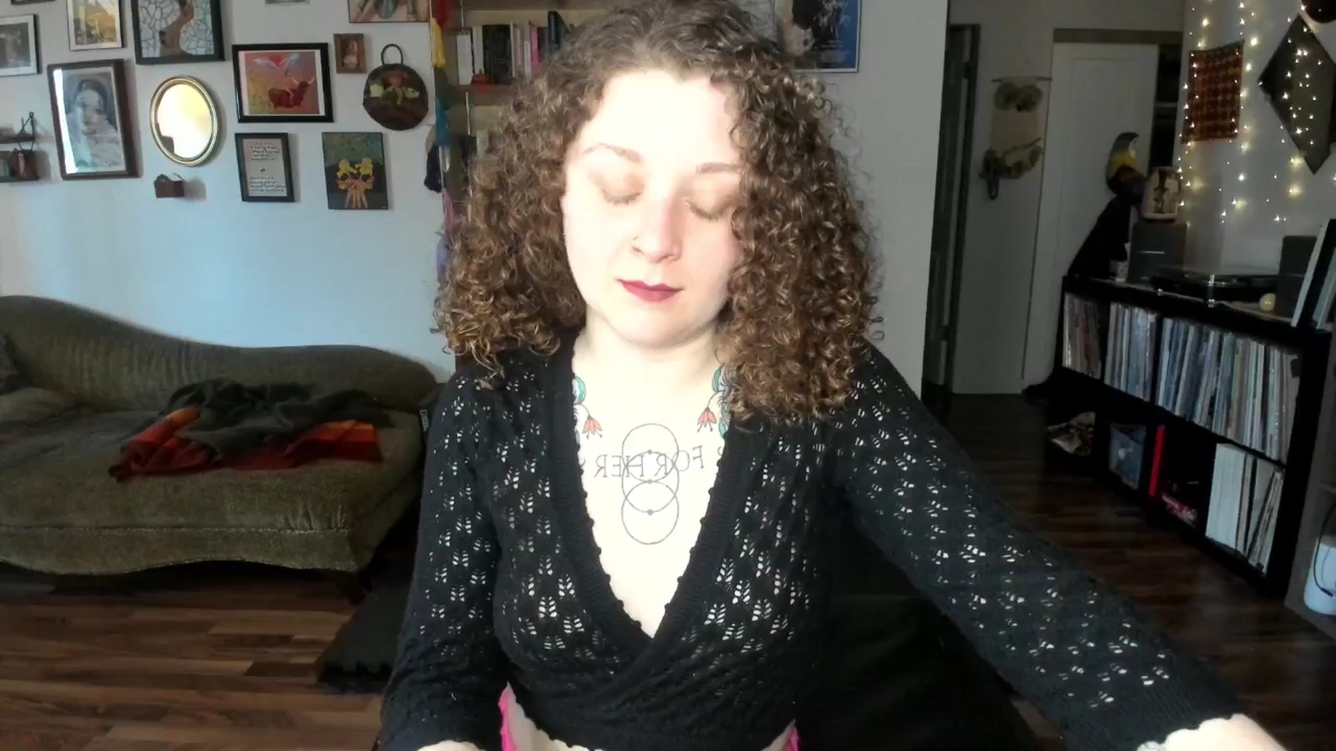 Gallery image thumbnail from PeachyQueen_'s myfreecams stream on, 04/03/2025, 18:09 image 20 of 20