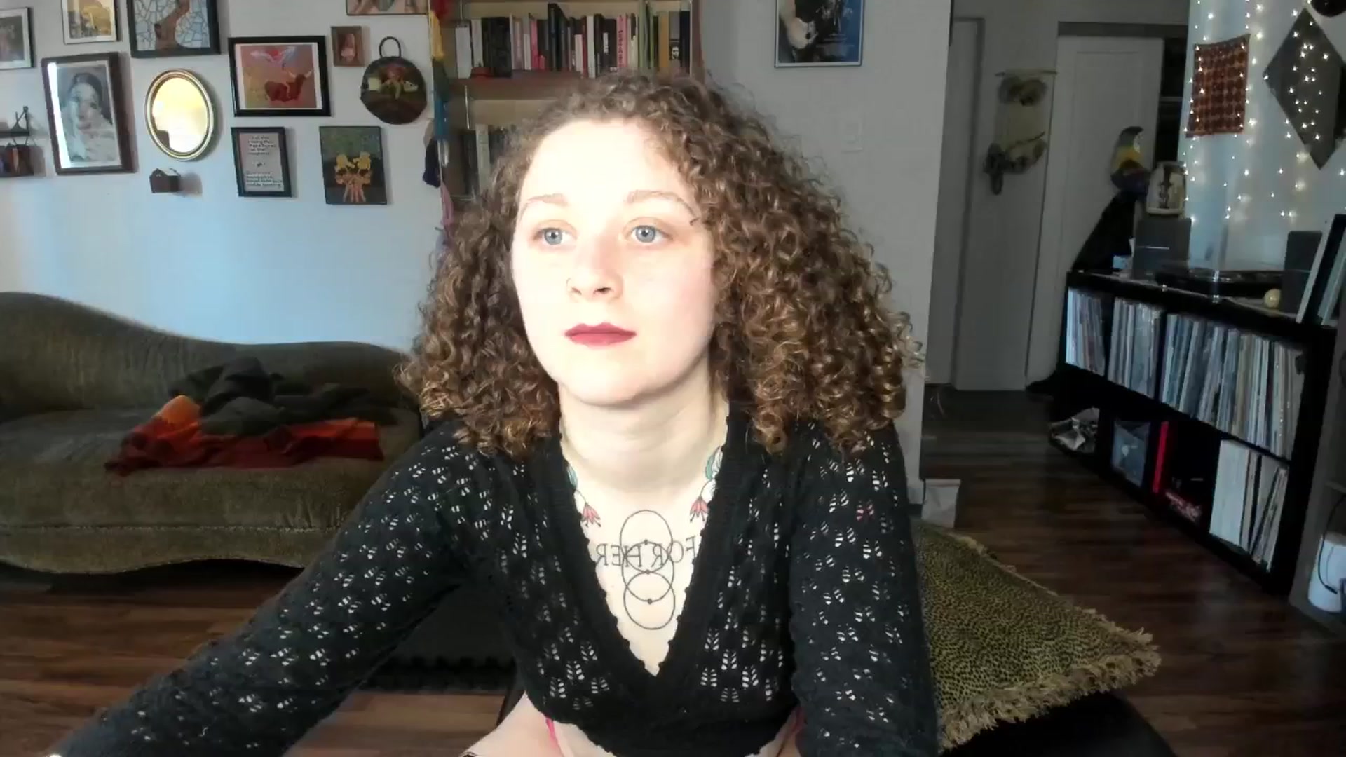 Gallery image thumbnail from PeachyQueen_'s myfreecams stream on, 04/03/2025, 20:16 image 12 of 20