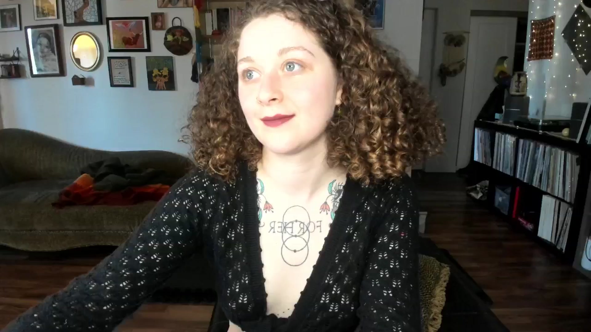 Gallery image thumbnail from PeachyQueen_'s myfreecams stream on, 04/03/2025, 21:12 image 10 of 20