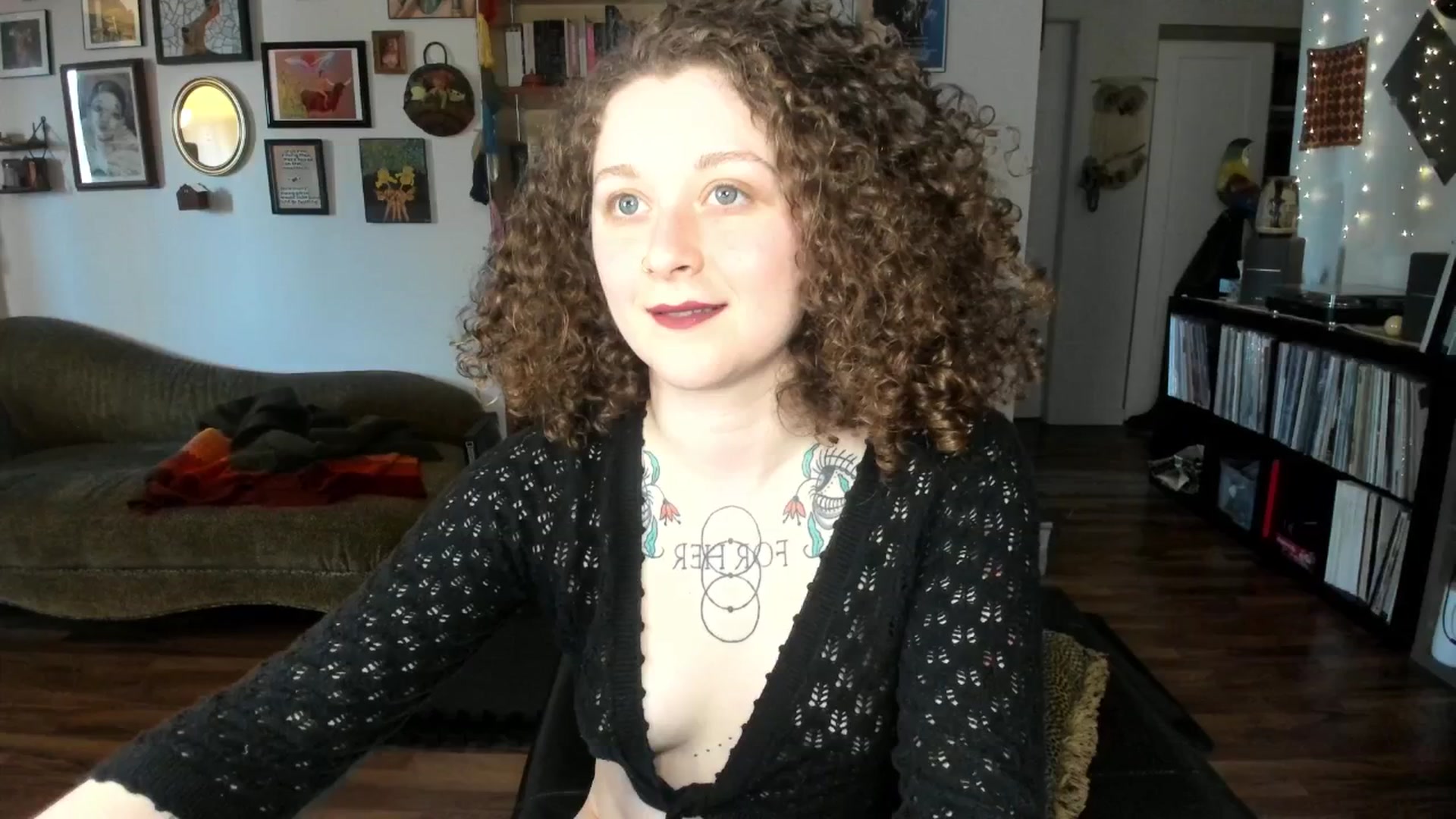 Gallery image thumbnail from PeachyQueen_'s myfreecams stream on, 04/03/2025, 21:12 image 7 of 20