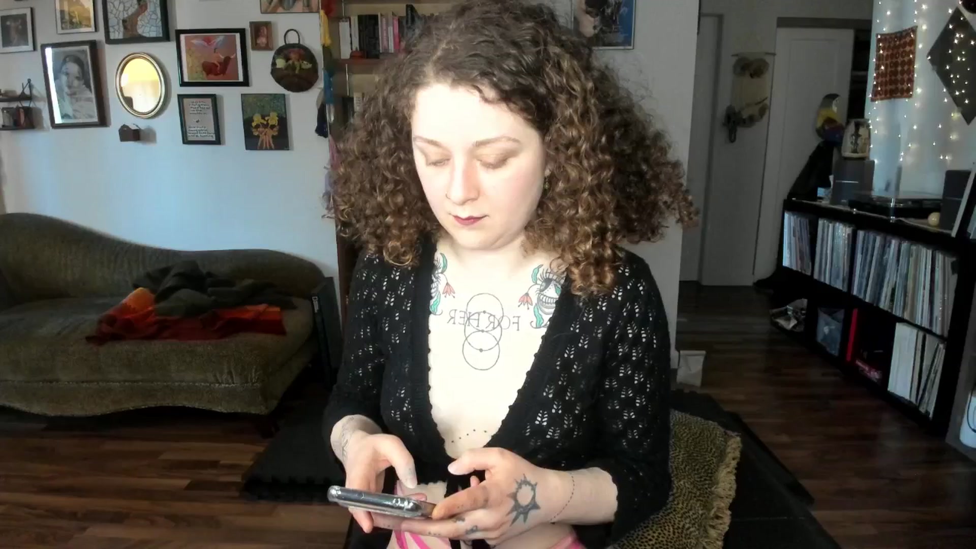 Gallery image thumbnail from PeachyQueen_'s myfreecams stream on, 04/03/2025, 21:12 image 12 of 20