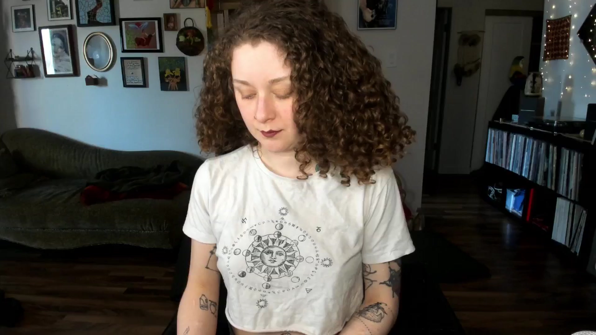 Gallery image thumbnail from PeachyQueen_'s myfreecams stream on, 04/04/2025, 20:48 image 5 of 20