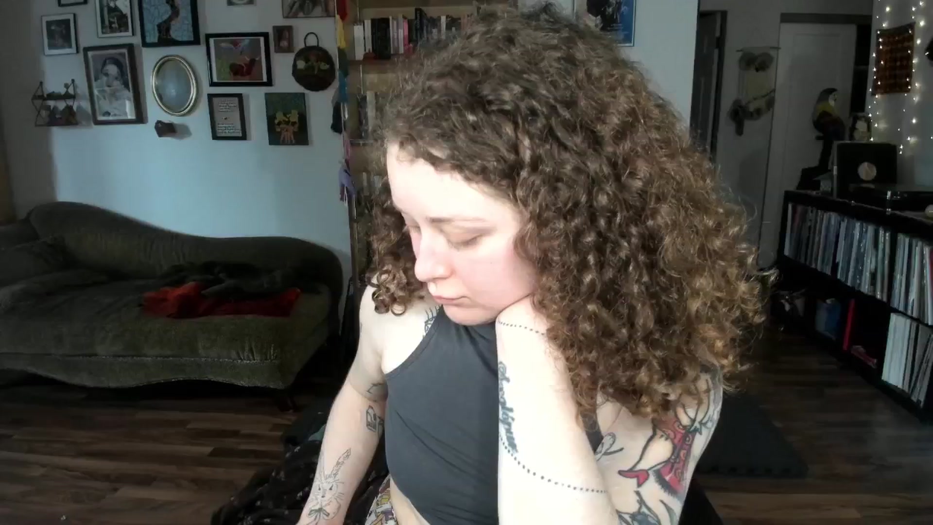 Gallery image thumbnail from PeachyQueen_'s myfreecams stream on, 04/08/2025, 18:26 image 18 of 20