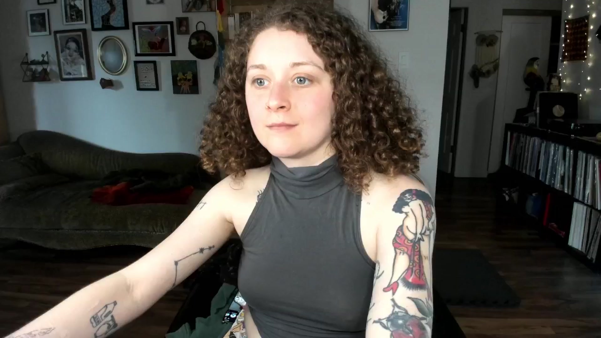 Gallery image thumbnail from PeachyQueen_'s myfreecams stream on, 04/08/2025, 18:26 image 1 of 20