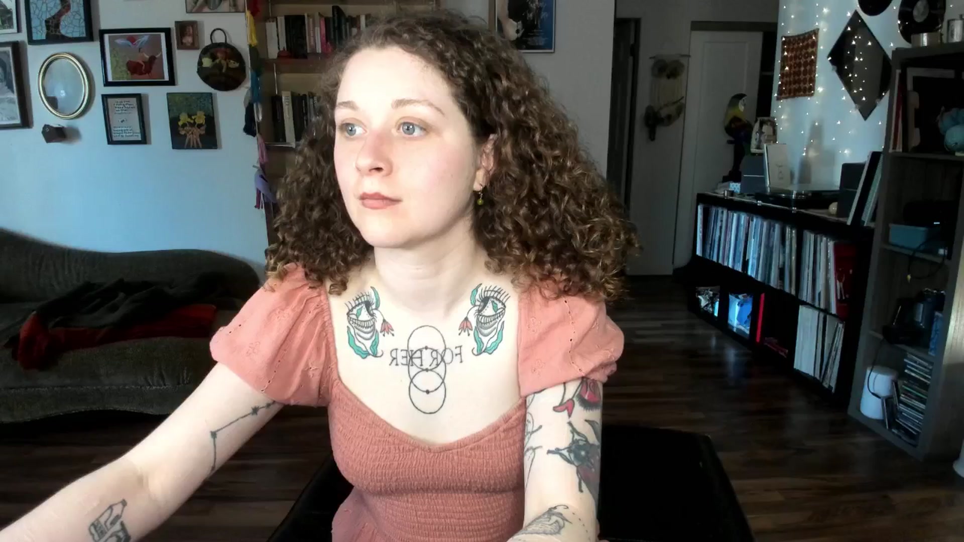 Gallery image thumbnail from PeachyQueen_'s myfreecams stream on, 04/09/2025, 19:17 image 1 of 20