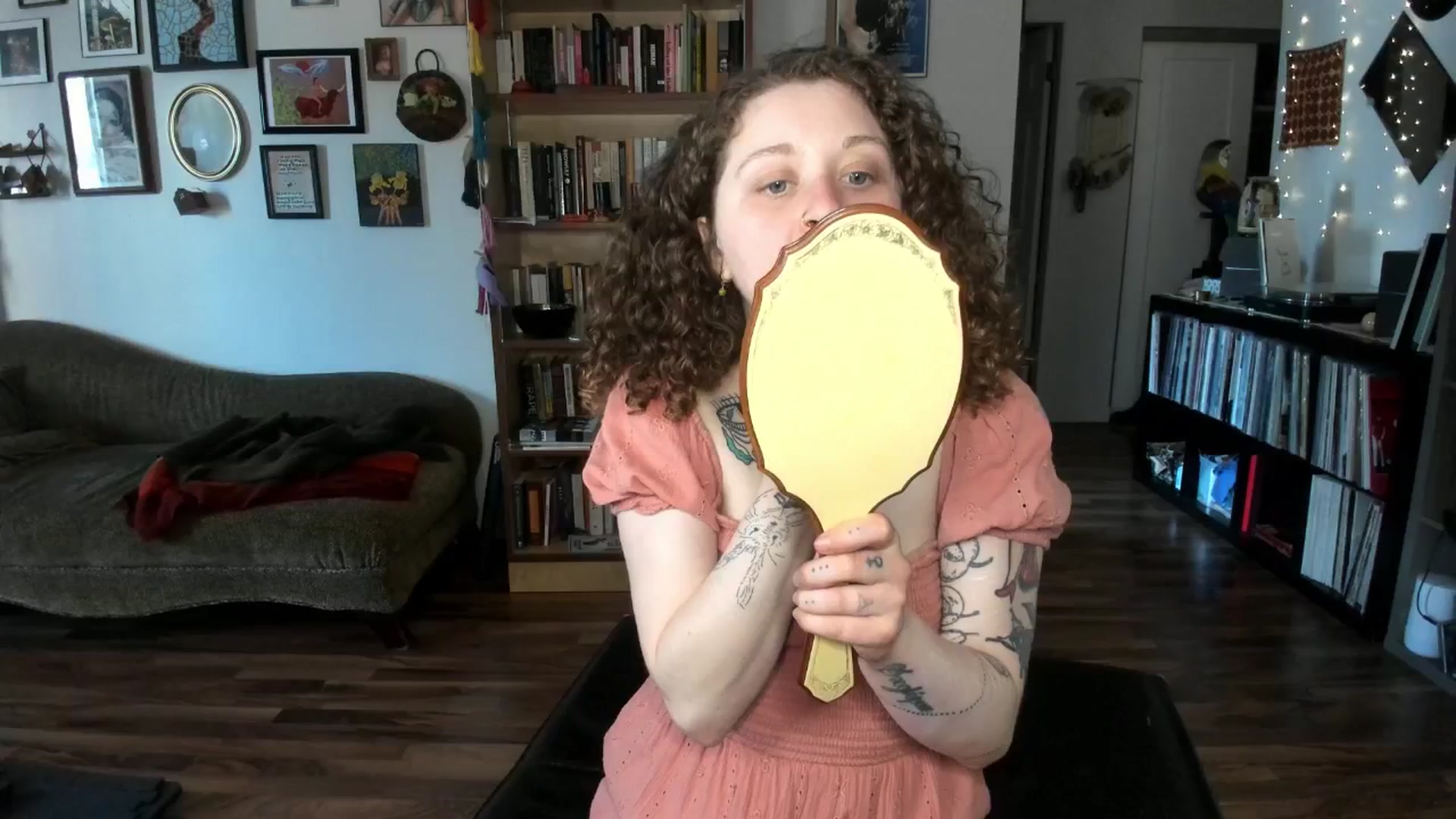 Gallery image thumbnail from PeachyQueen_'s myfreecams stream on, 04/09/2025, 19:17 image 2 of 20