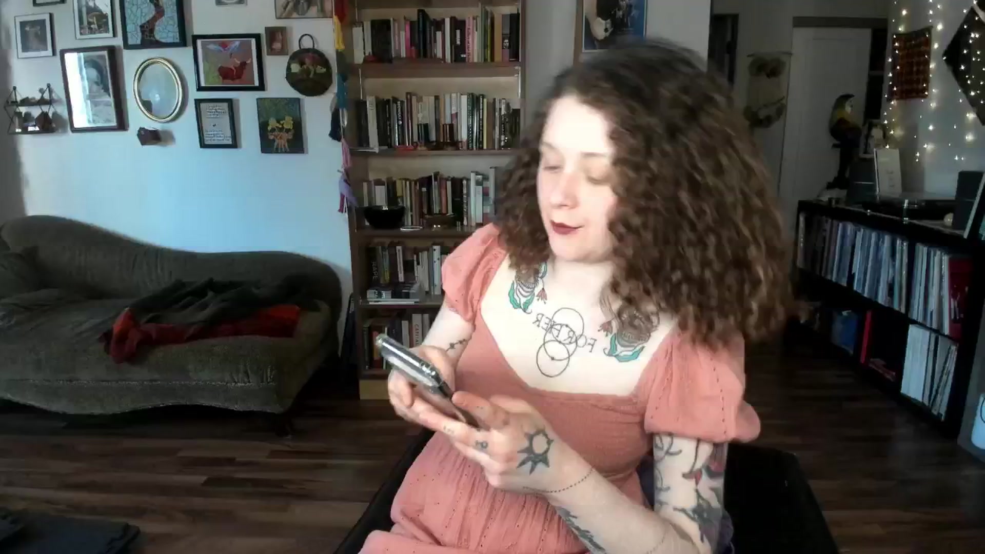 Gallery image thumbnail from PeachyQueen_'s myfreecams stream on, 04/09/2025, 19:17 image 14 of 20