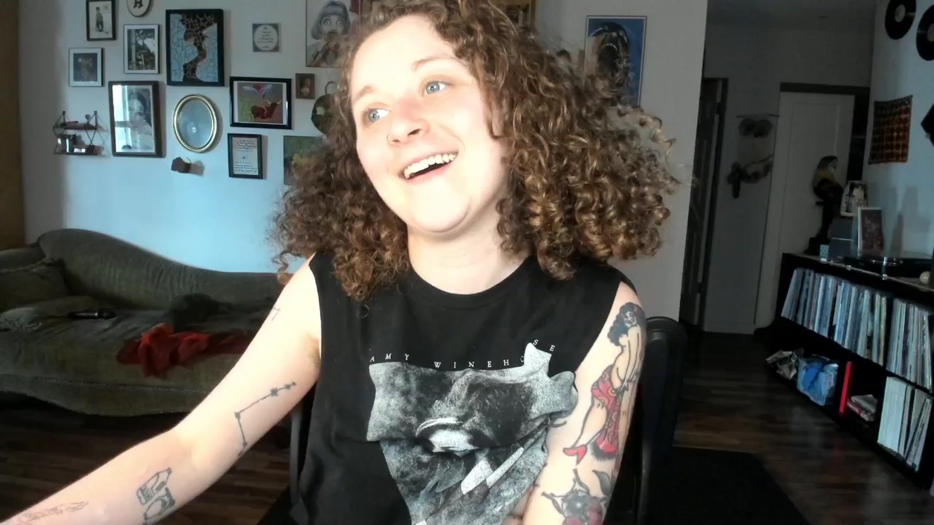 Gallery image thumbnail from PeachyQueen_'s myfreecams stream on, 04/11/2025, 20:40 image 19 of 20