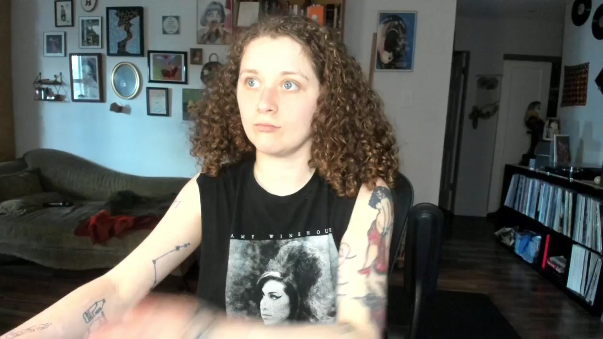 Gallery image thumbnail from PeachyQueen_'s myfreecams stream on, 04/11/2025, 20:40 image 14 of 20