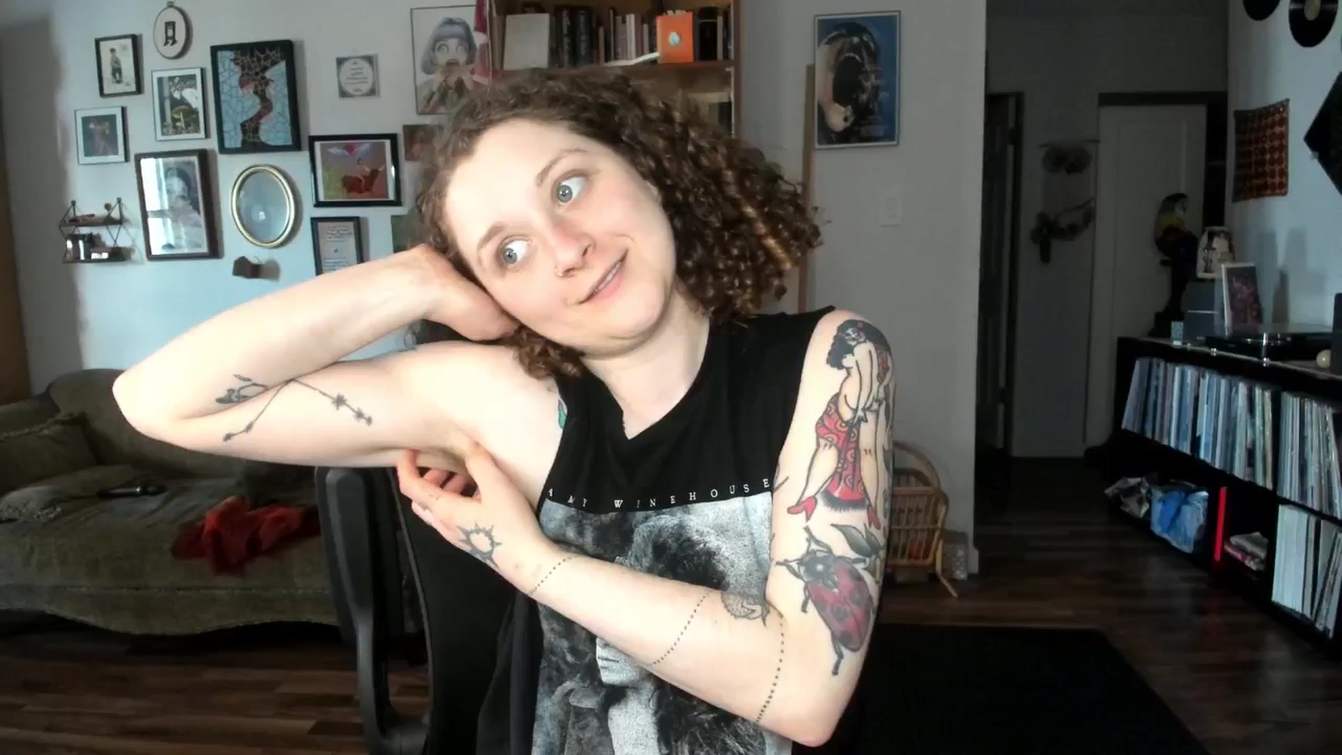 Gallery image thumbnail from PeachyQueen_'s myfreecams stream on, 04/11/2025, 20:40 image 3 of 20