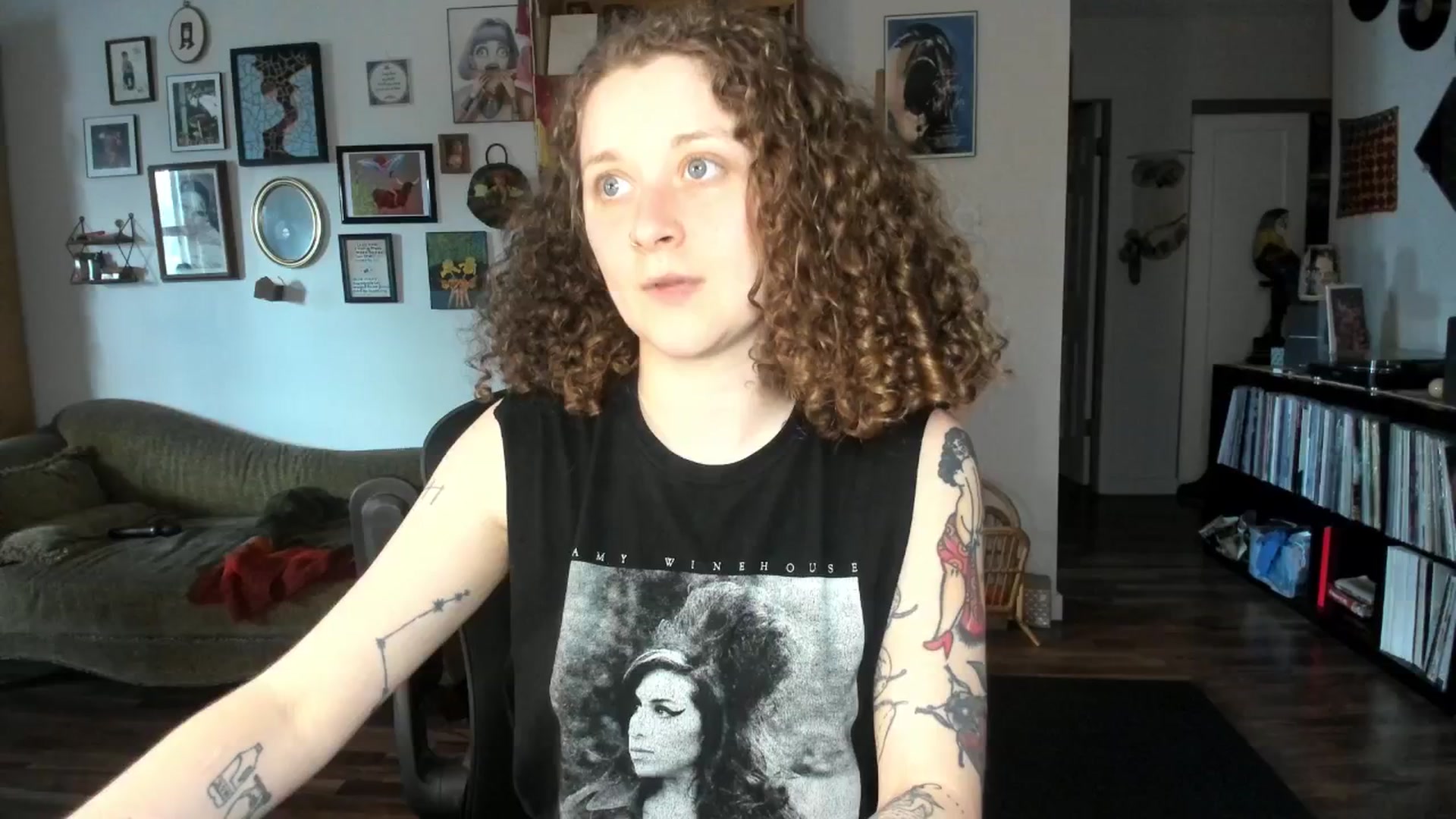 Gallery image thumbnail from PeachyQueen_'s myfreecams stream on, 04/11/2025, 20:40 image 2 of 20