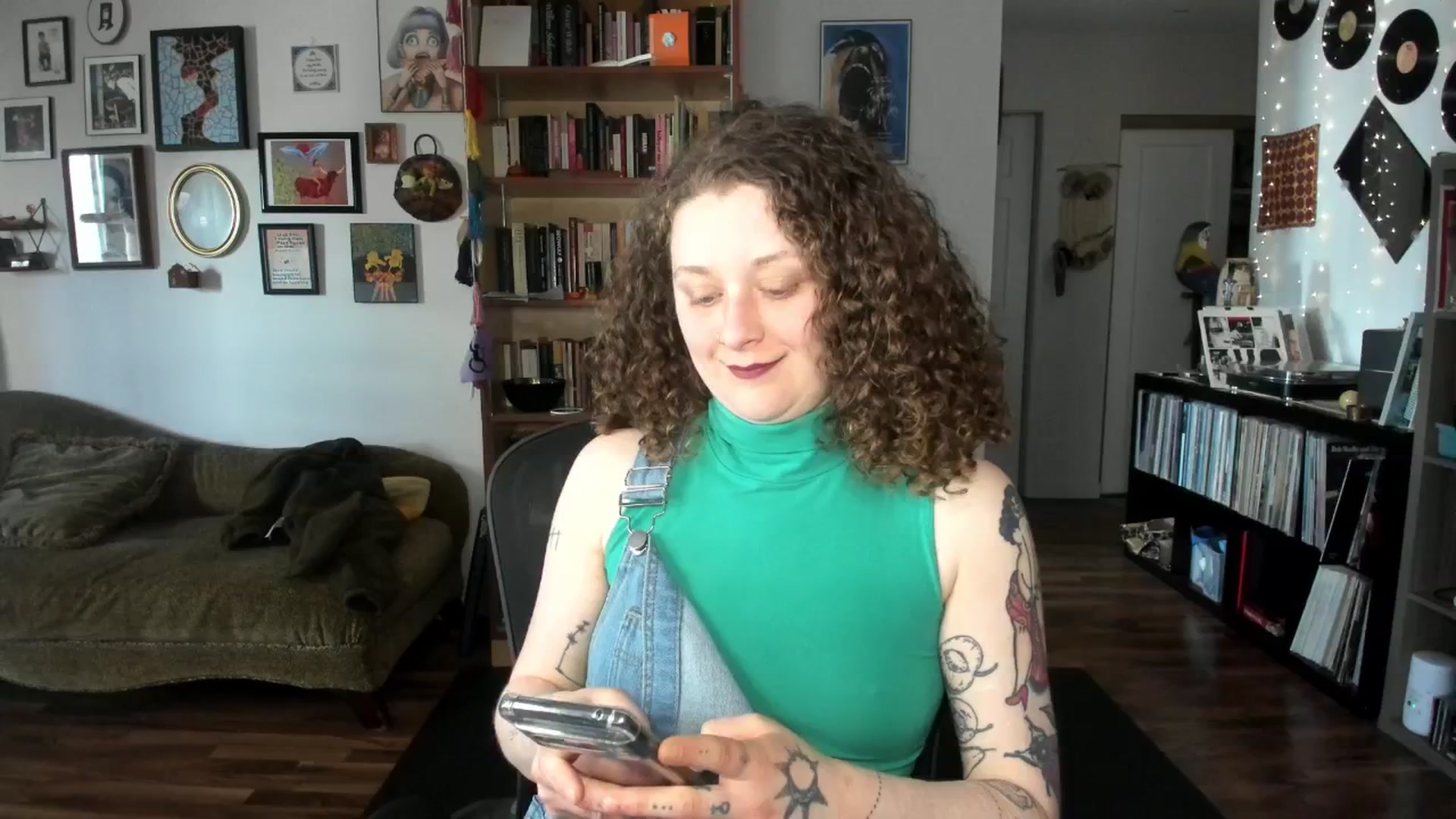Gallery image thumbnail from PeachyQueen_'s myfreecams stream on, 04/22/2025, 22:18 image 12 of 20