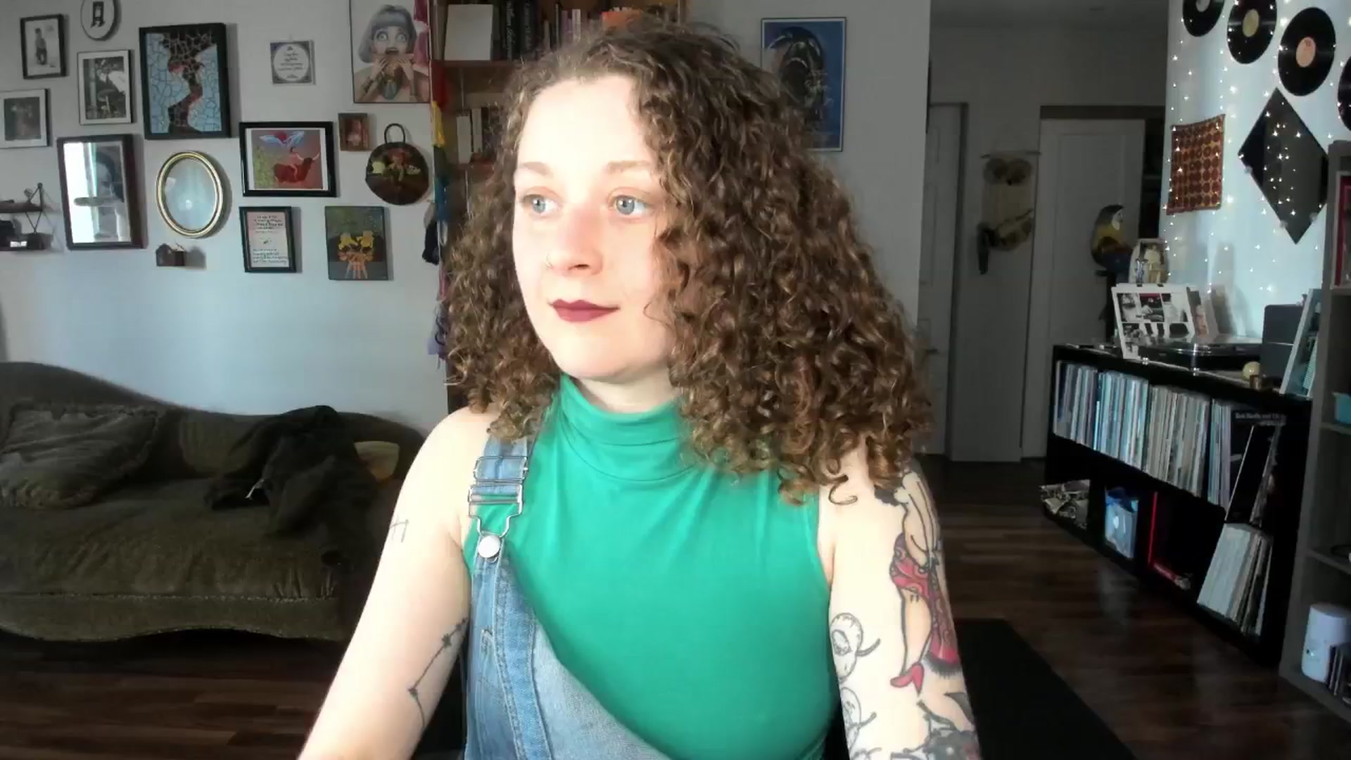 Gallery image thumbnail from PeachyQueen_'s myfreecams stream on, 04/22/2025, 22:18 image 10 of 20