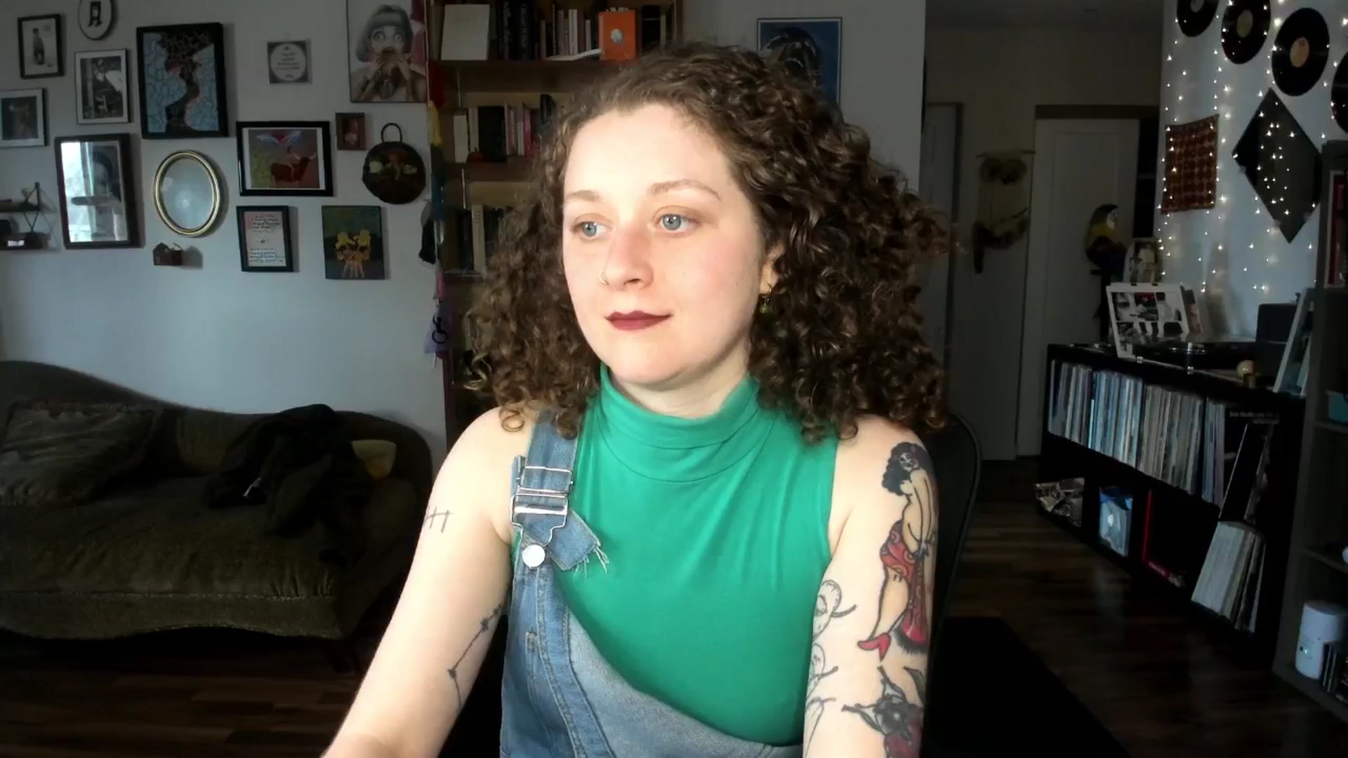 Gallery image thumbnail from PeachyQueen_'s myfreecams stream on, 04/22/2025, 22:18 image 6 of 20