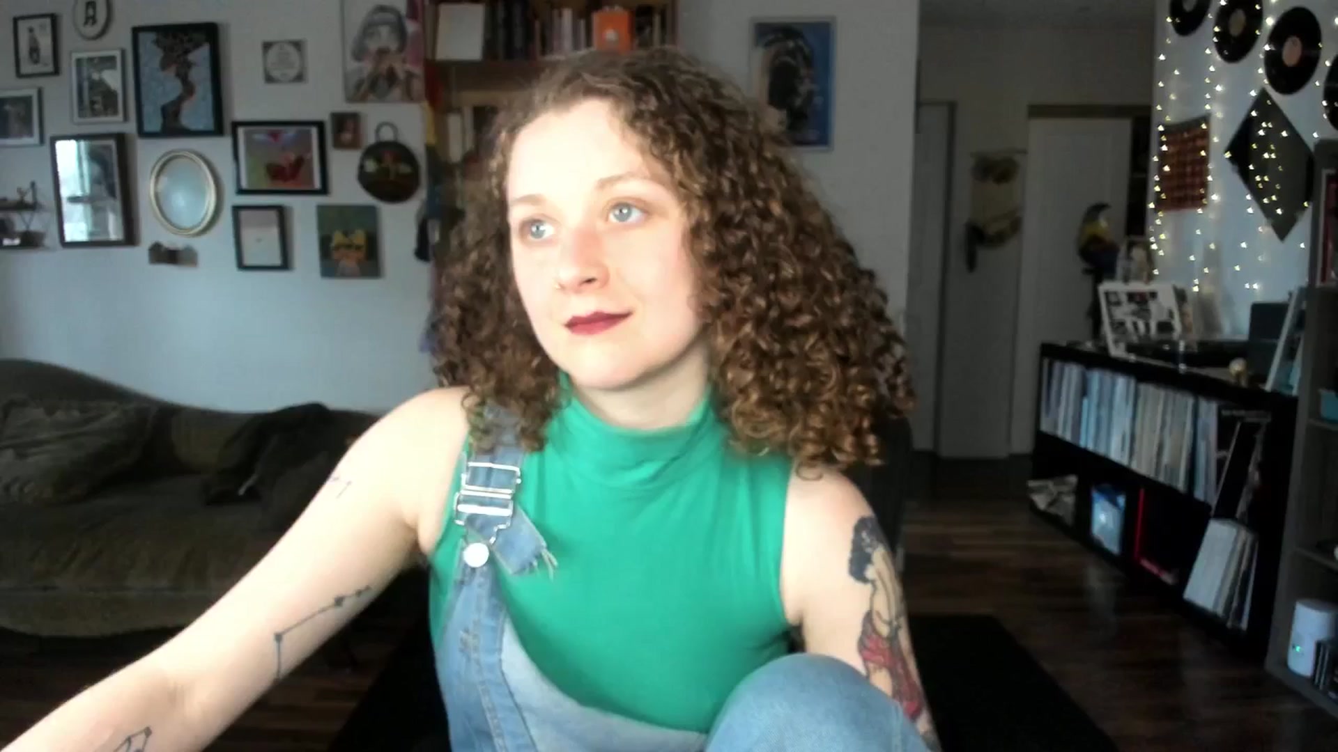 Gallery image thumbnail from PeachyQueen_'s myfreecams stream on, 04/22/2025, 22:18 image 2 of 20