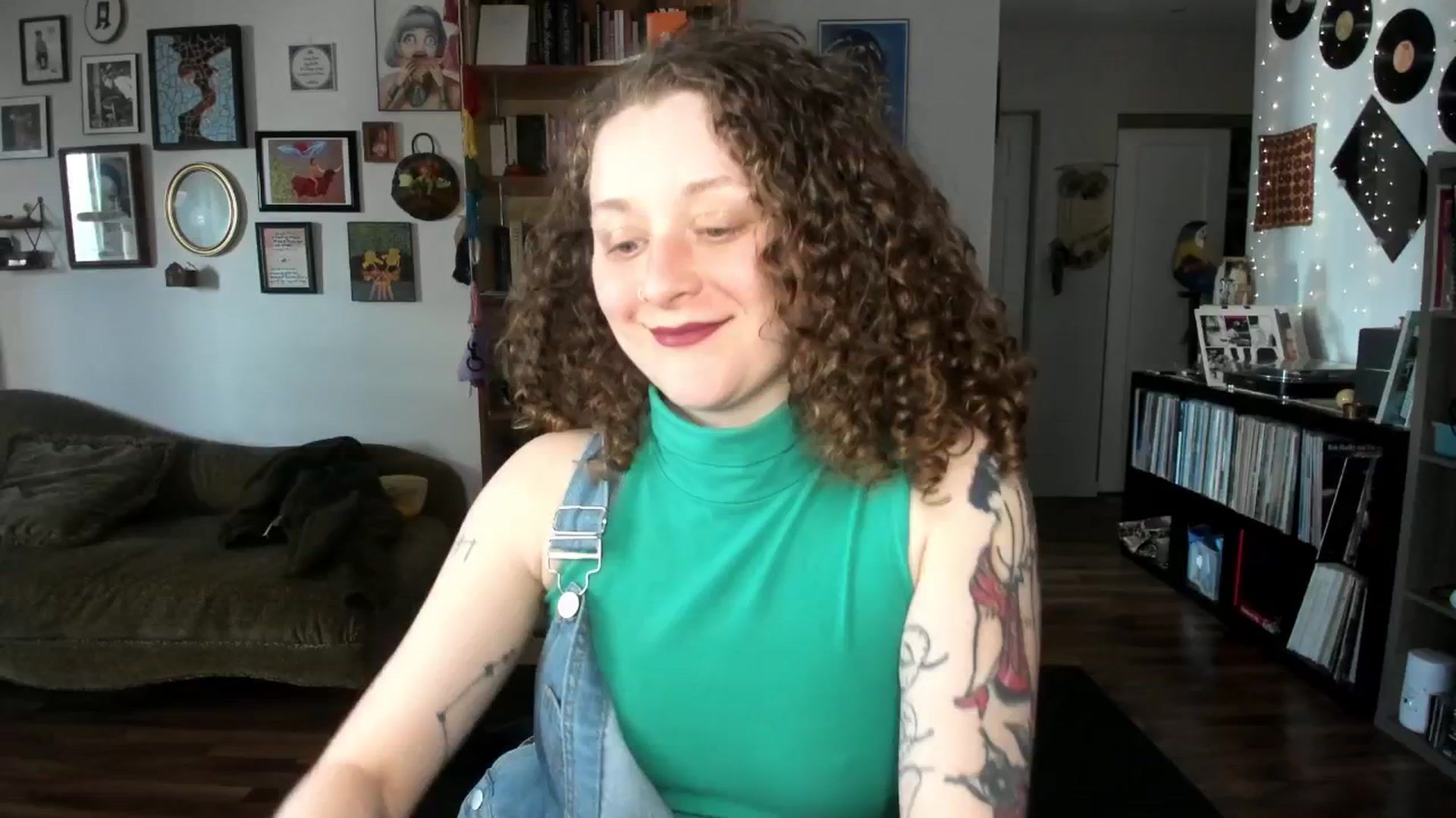 Gallery image thumbnail from PeachyQueen_'s myfreecams stream on, 04/22/2025, 22:18 image 9 of 20