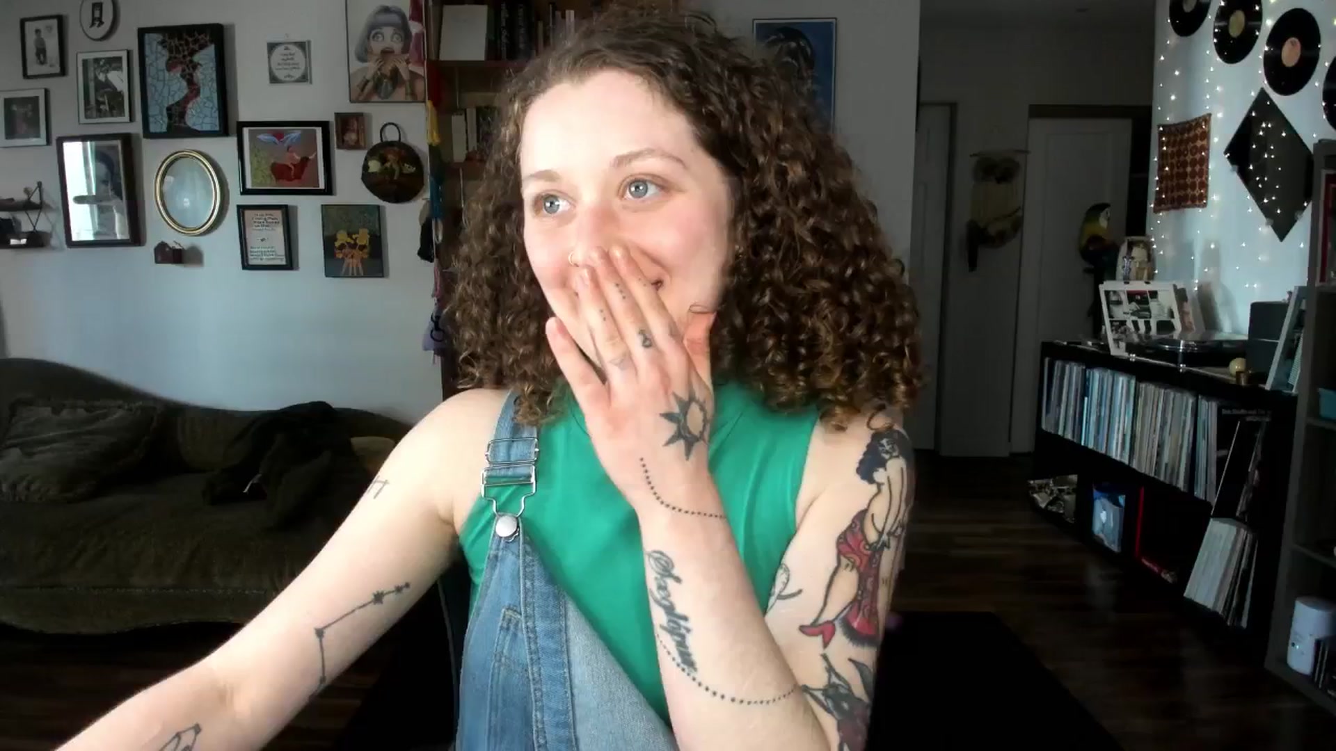 Gallery image thumbnail from PeachyQueen_'s myfreecams stream on, 04/22/2025, 22:18 image 11 of 20