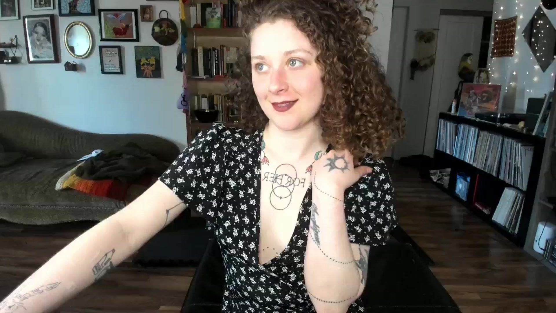 Gallery image thumbnail from PeachyQueen_'s myfreecams stream on, 04/24/2025, 19:55 image 16 of 20
