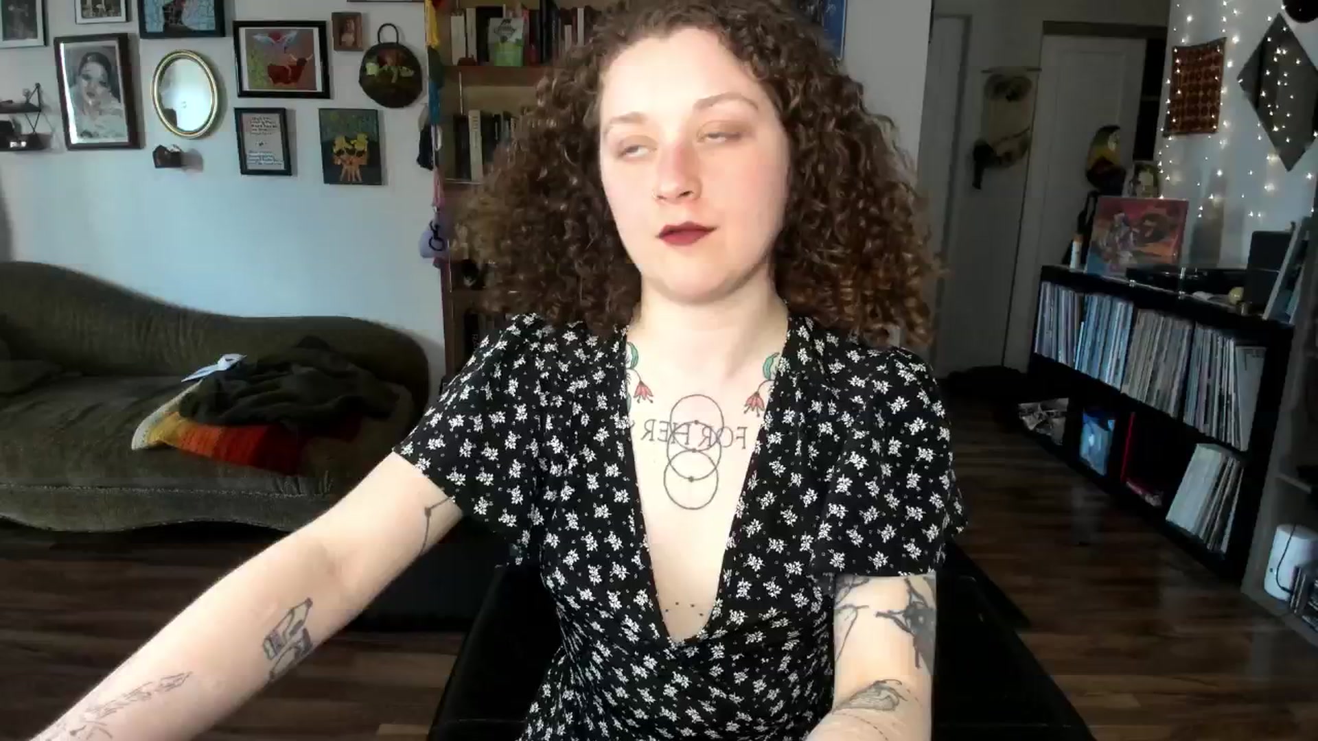 Gallery image thumbnail from PeachyQueen_'s myfreecams stream on, 04/24/2025, 19:55 image 14 of 20