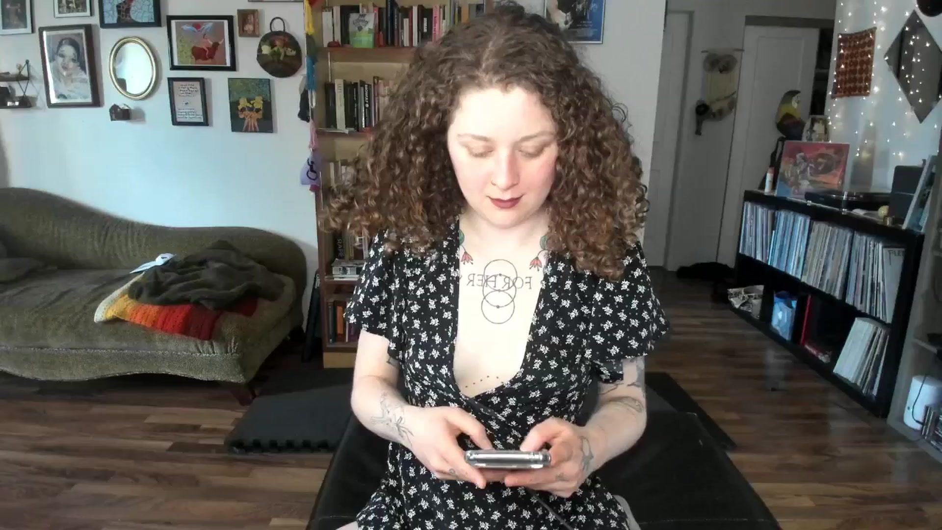 Gallery image thumbnail from PeachyQueen_'s myfreecams stream on, 04/24/2025, 19:55 image 11 of 20