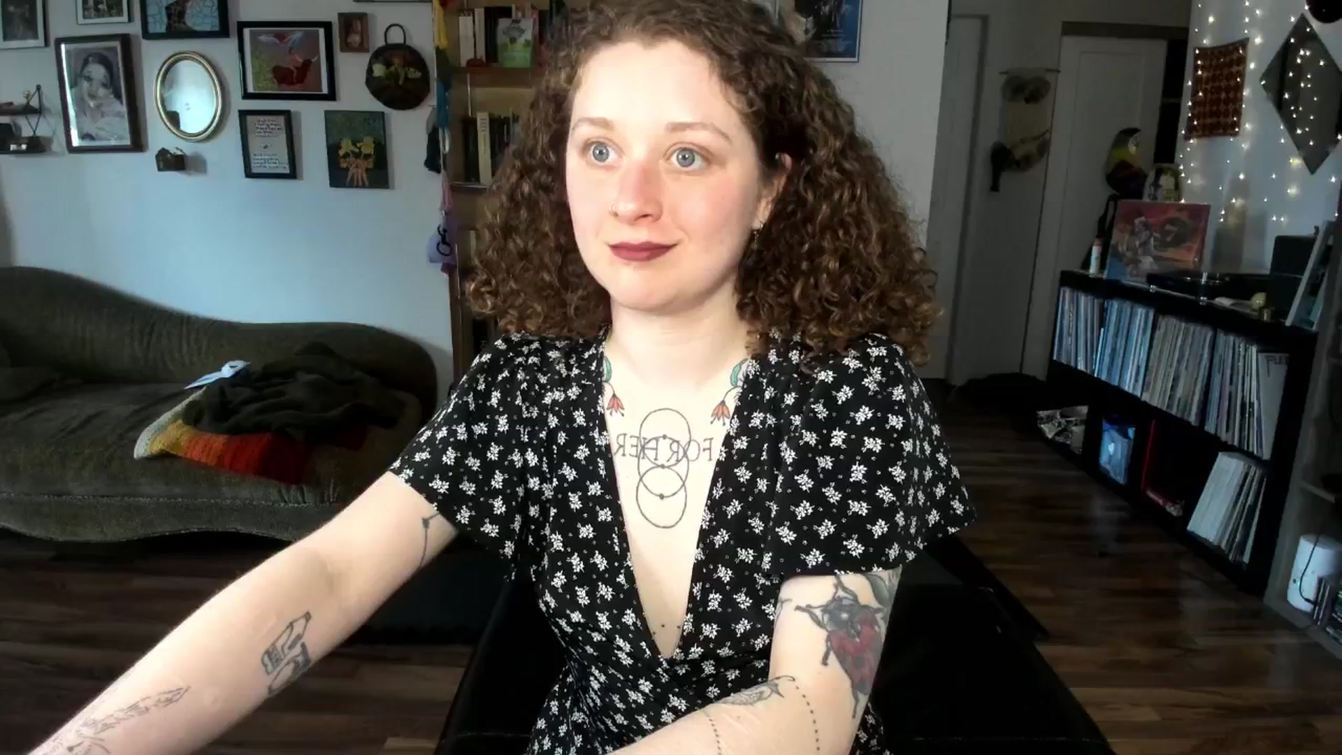 Gallery image thumbnail from PeachyQueen_'s myfreecams stream on, 04/24/2025, 19:55 image 13 of 20