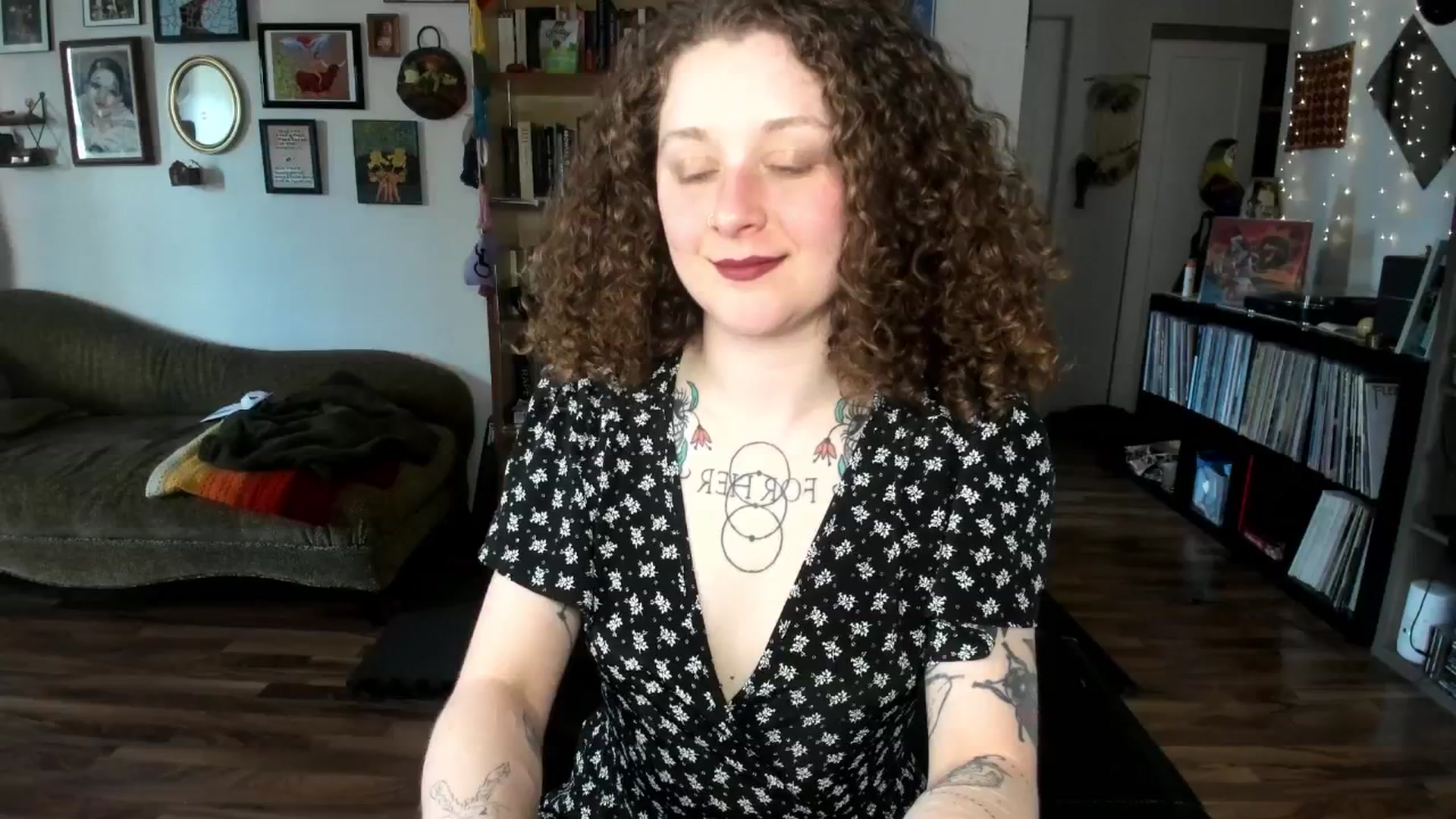 Gallery image thumbnail from PeachyQueen_'s myfreecams stream on, 04/24/2025, 19:55 image 1 of 20