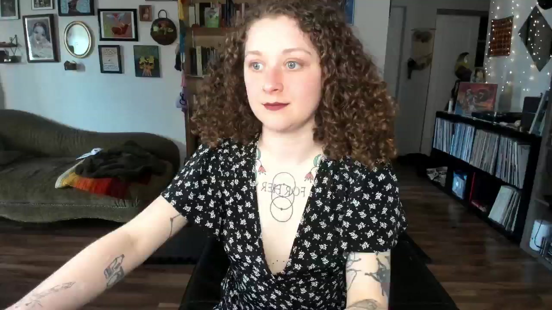 Gallery image thumbnail from PeachyQueen_'s myfreecams stream on, 04/24/2025, 19:55 image 7 of 20