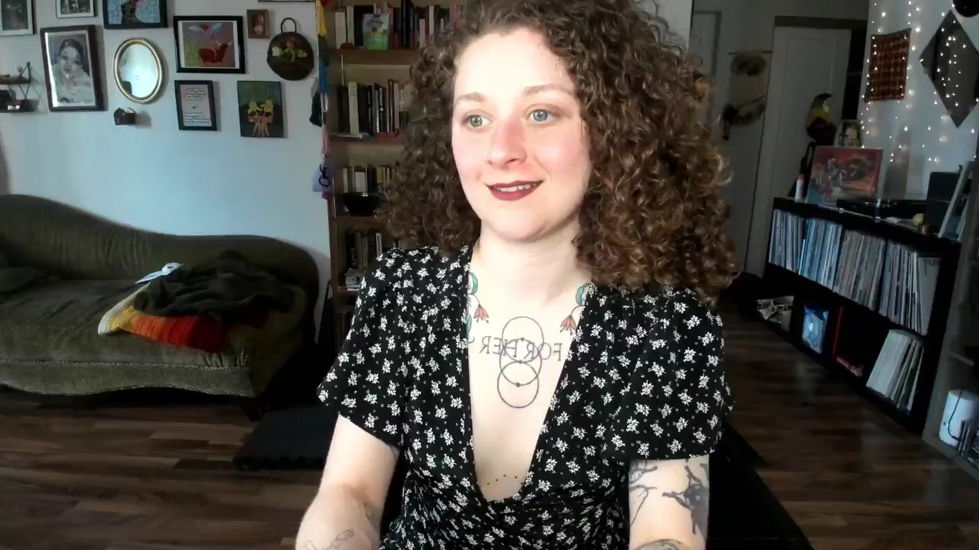 Gallery image thumbnail from PeachyQueen_'s myfreecams stream on, 04/24/2025, 19:55 image 6 of 20