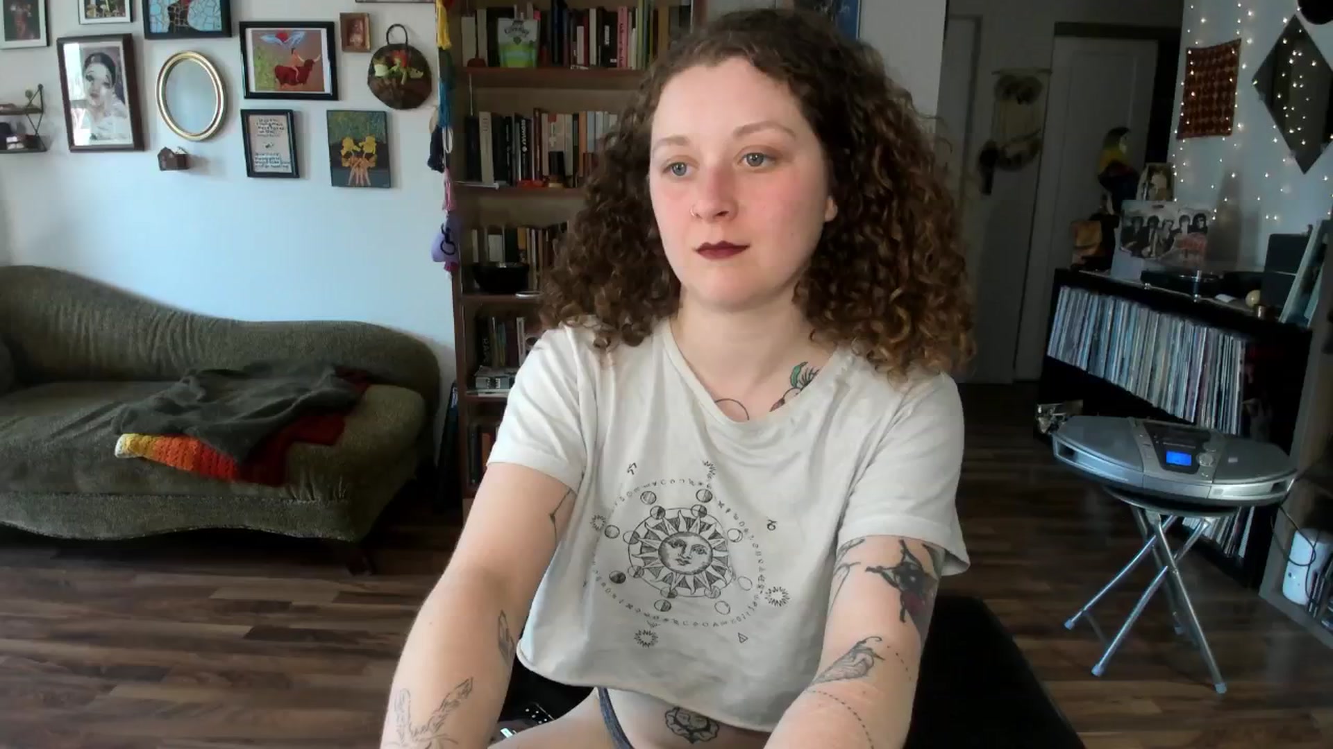 Gallery image thumbnail from PeachyQueen_'s myfreecams stream on, 04/28/2025, 18:16 image 2 of 20