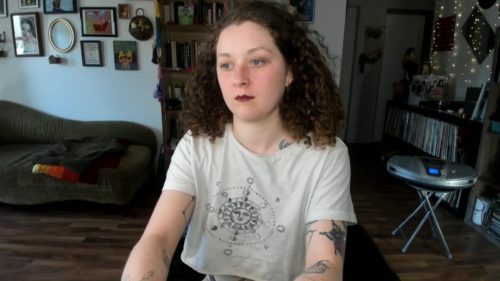 Gallery image thumbnail from PeachyQueen_'s myfreecams stream on, 04/28/2025, 18:16 image 8 of 20