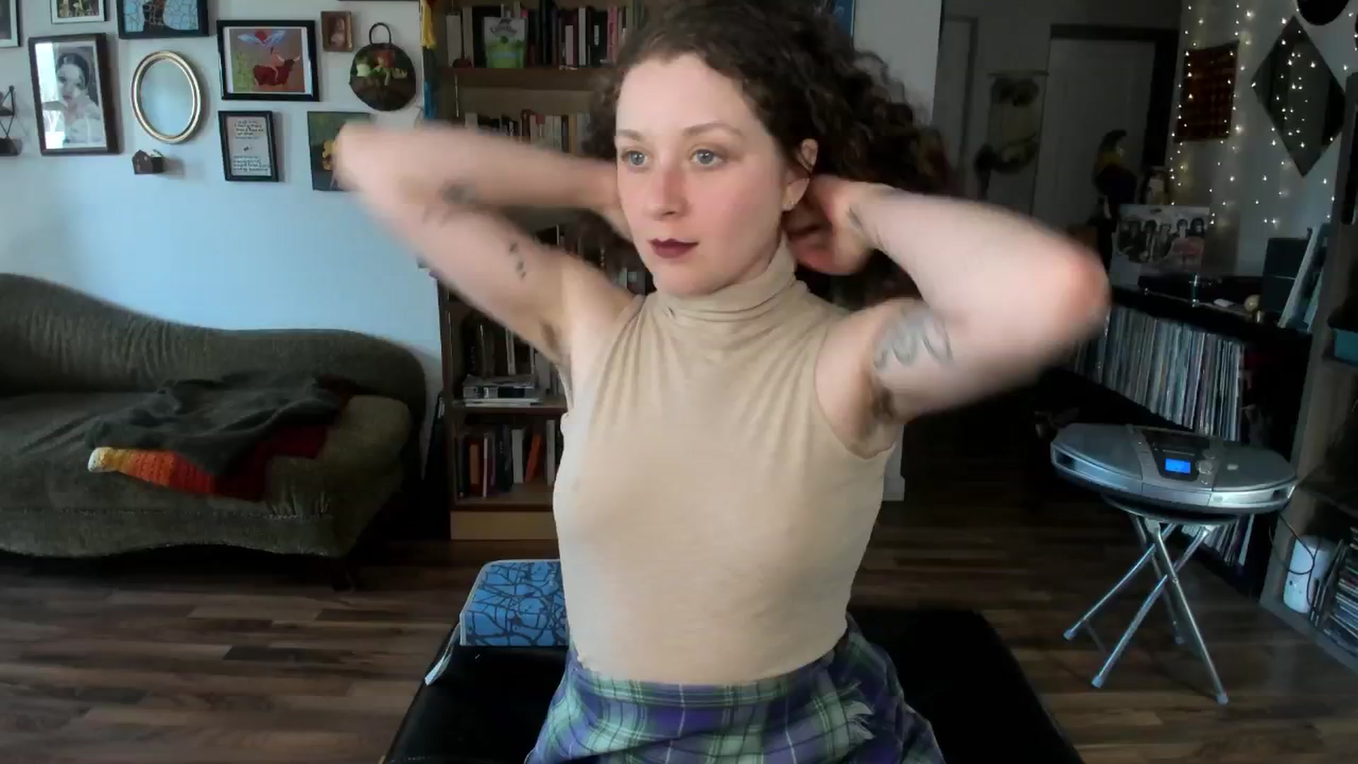 Gallery image thumbnail from PeachyQueen_'s myfreecams stream on, 04/28/2025, 18:16 image 13 of 20