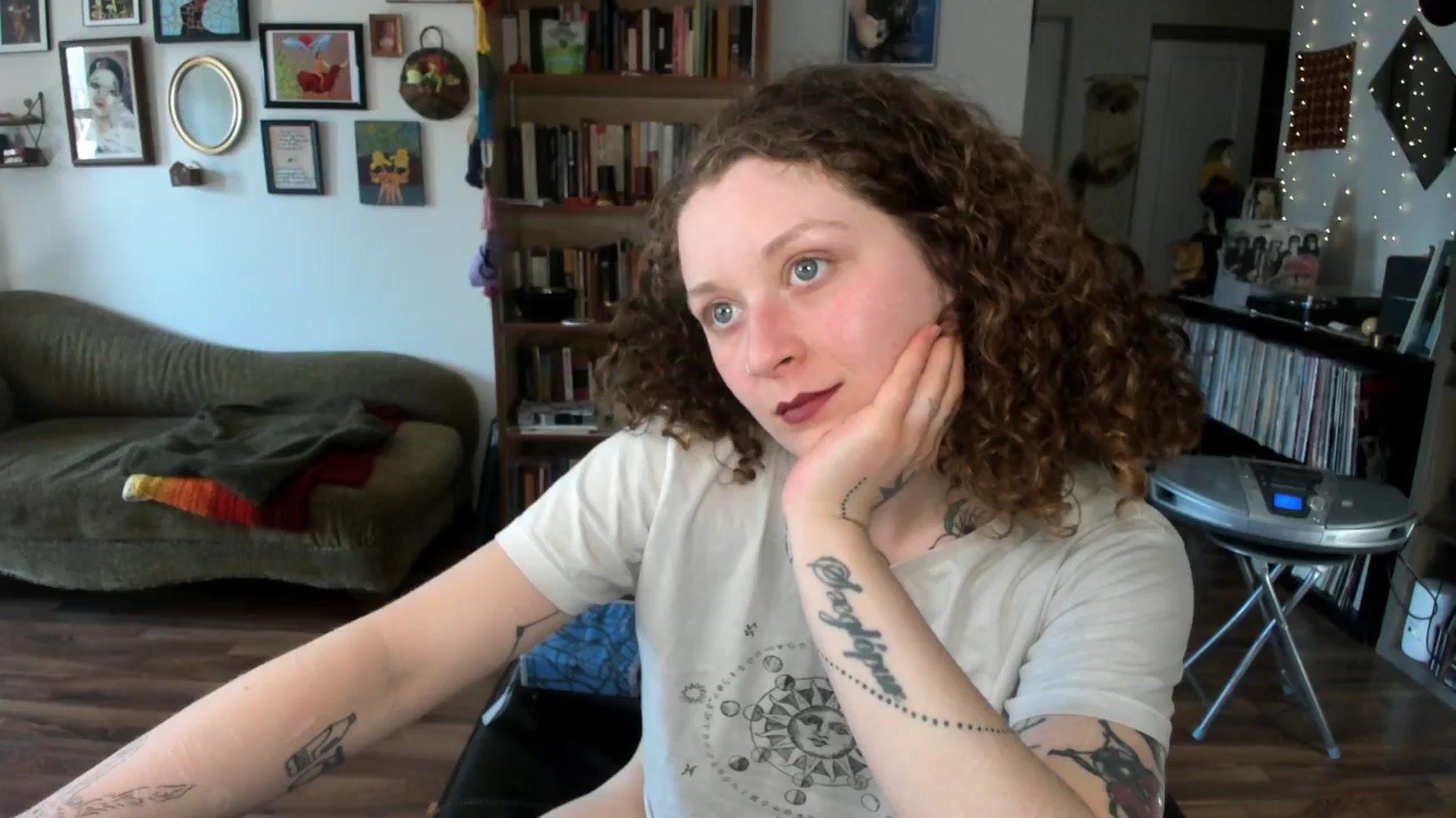 Gallery image thumbnail from PeachyQueen_'s myfreecams stream on, 04/28/2025, 18:16 image 4 of 20