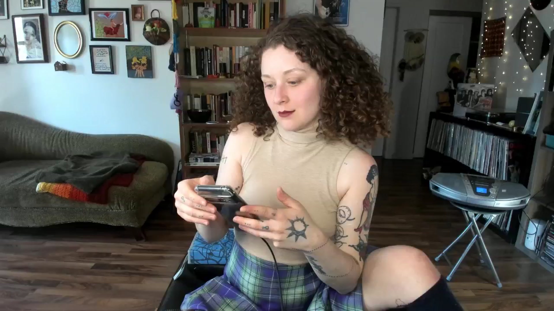 Gallery image thumbnail from PeachyQueen_'s myfreecams stream on, 04/28/2025, 18:16 image 19 of 20
