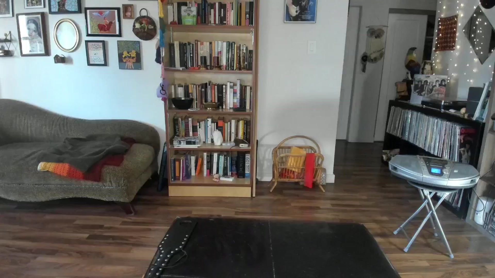 Gallery image thumbnail from PeachyQueen_'s myfreecams stream on, 04/28/2025, 19:03 image 18 of 20