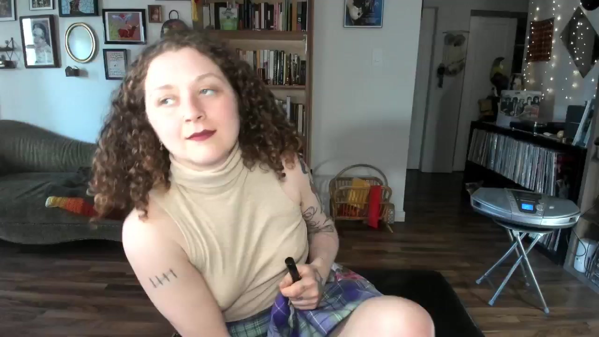 Gallery image thumbnail from PeachyQueen_'s myfreecams stream on, 04/28/2025, 19:03 image 19 of 20