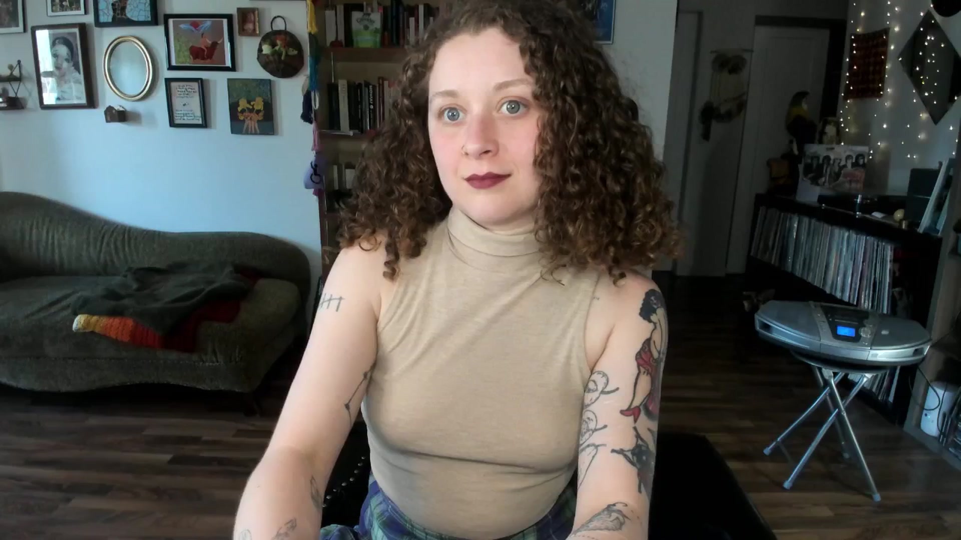 Gallery image thumbnail from PeachyQueen_'s myfreecams stream on, 04/28/2025, 19:03 image 15 of 20