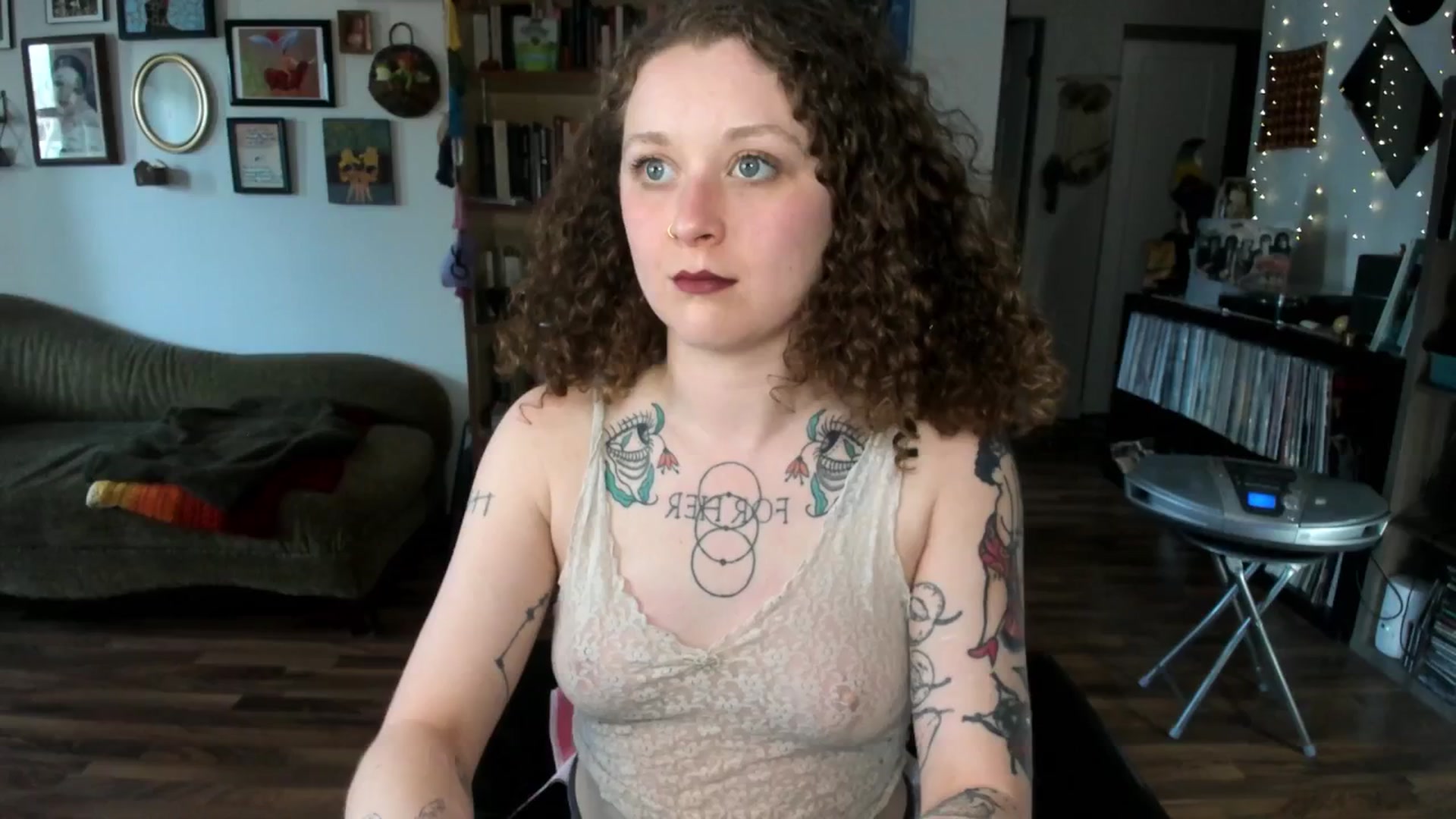 Gallery image thumbnail from PeachyQueen_'s myfreecams stream on, 04/28/2025, 19:37 image 1 of 20