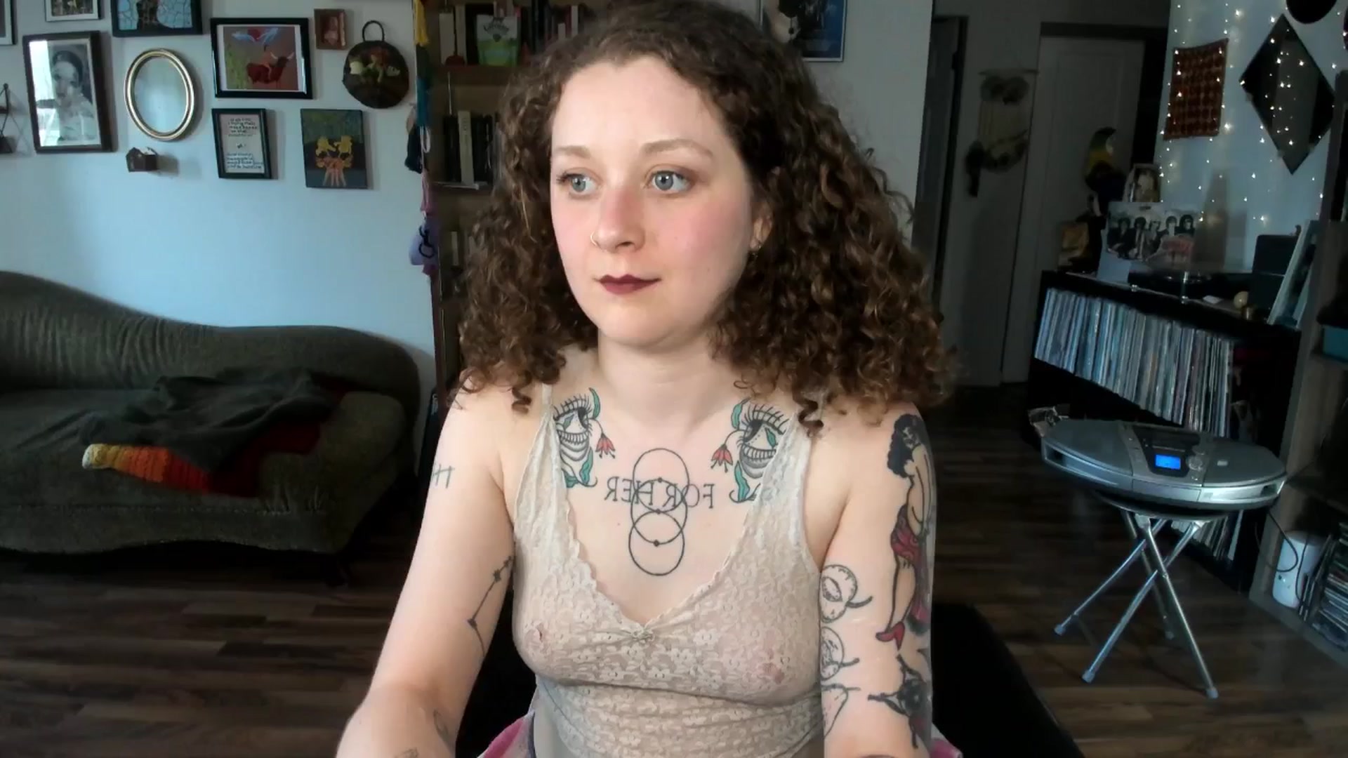 Gallery image thumbnail from PeachyQueen_'s myfreecams stream on, 04/28/2025, 19:37 image 19 of 20