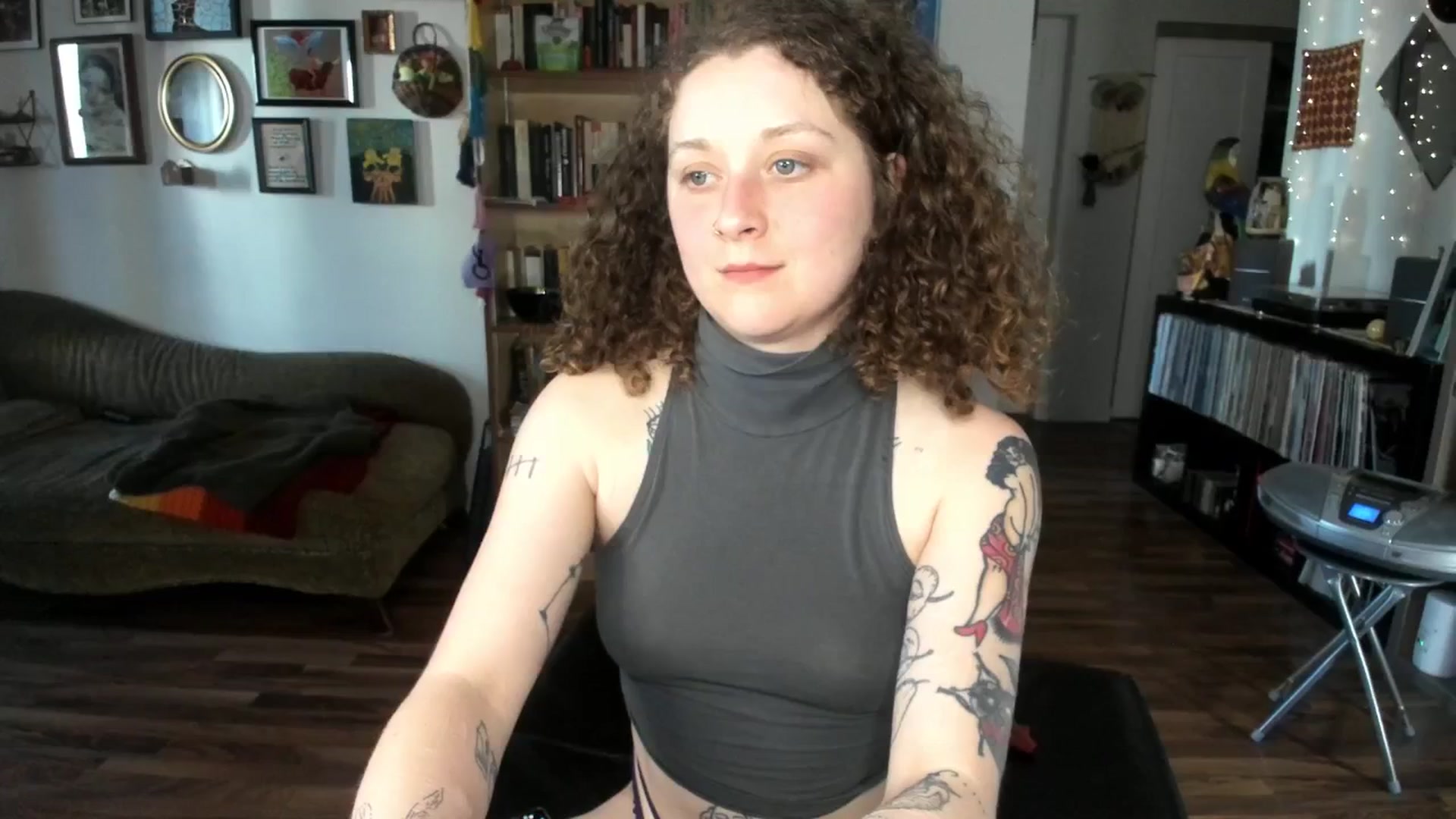 Gallery image thumbnail from PeachyQueen_'s myfreecams stream on, 04/29/2025, 23:50 image 19 of 20