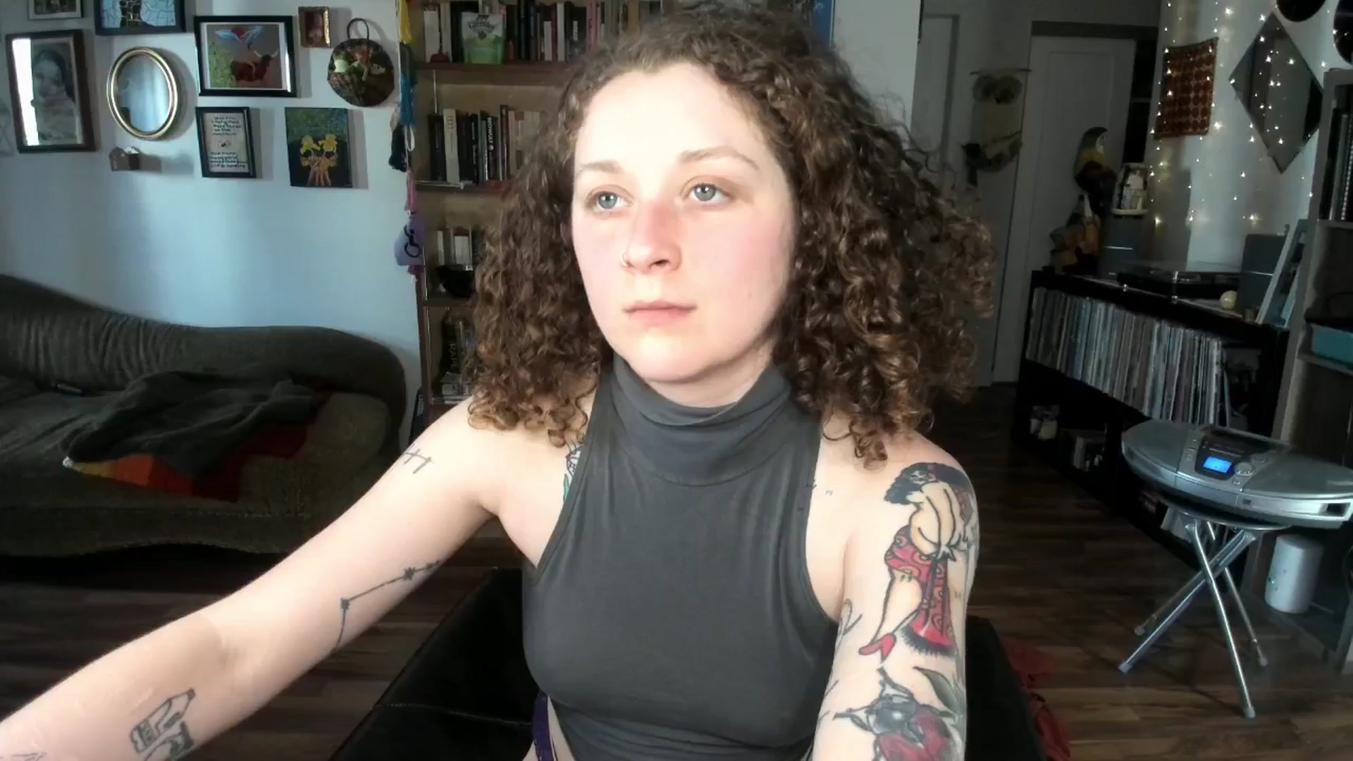 Gallery image thumbnail from PeachyQueen_'s myfreecams stream on, 04/29/2025, 23:50 image 3 of 20