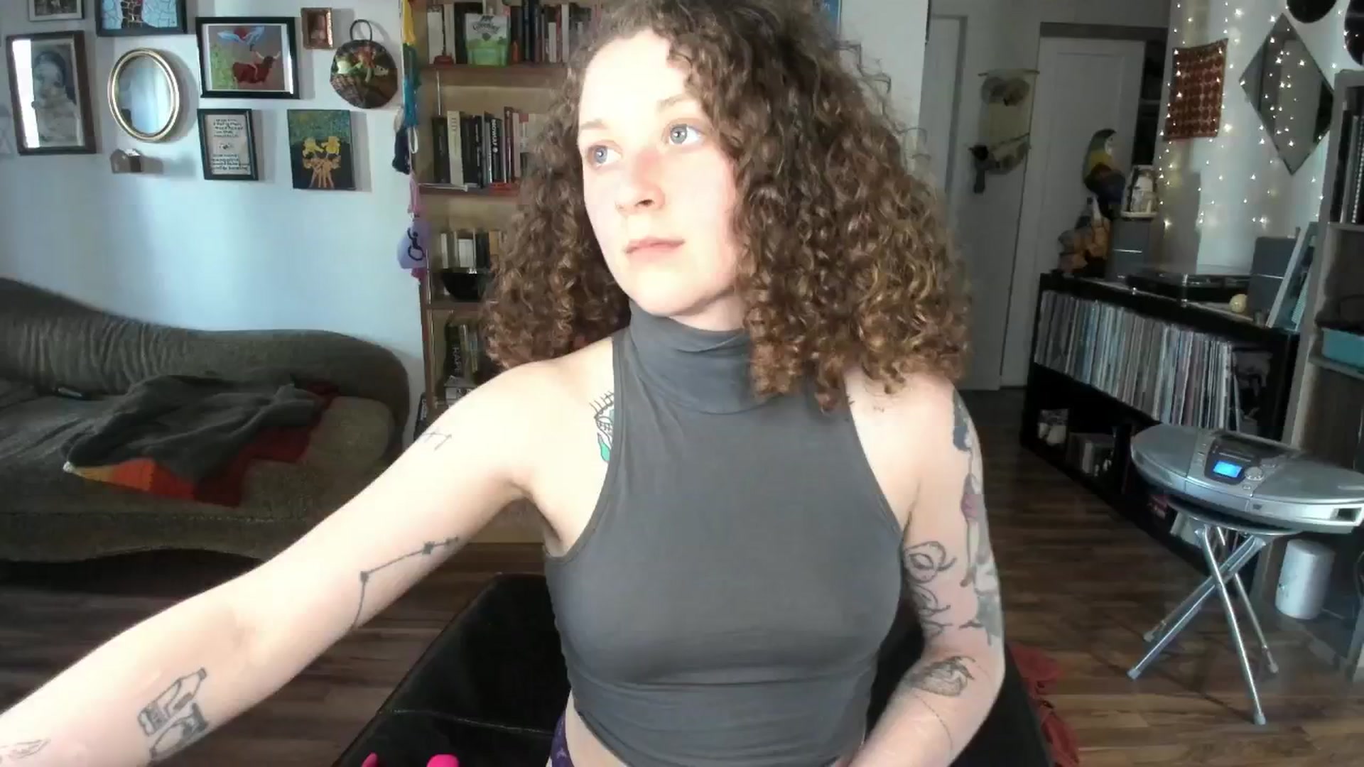 Gallery image thumbnail from PeachyQueen_'s myfreecams stream on, 04/29/2025, 23:50 image 2 of 20