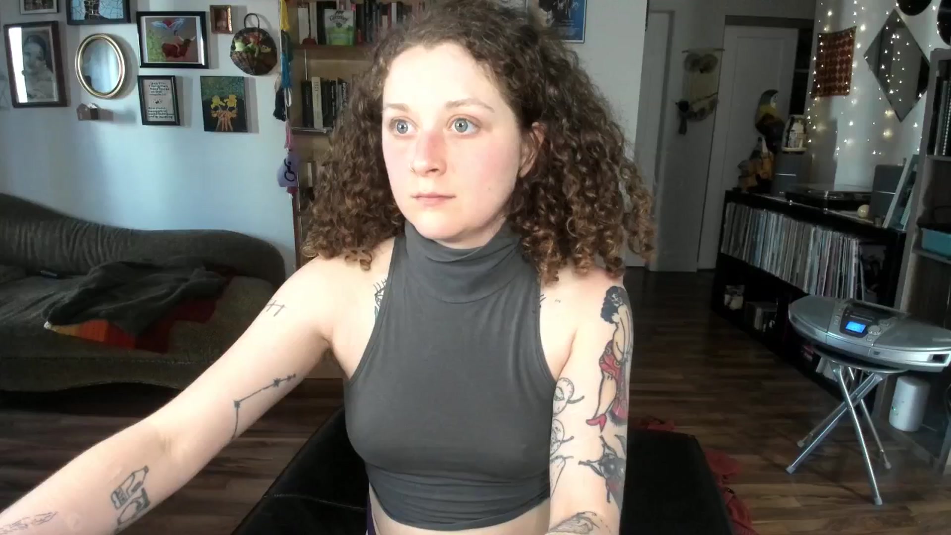 Gallery image thumbnail from PeachyQueen_'s myfreecams stream on, 04/29/2025, 23:50 image 5 of 20