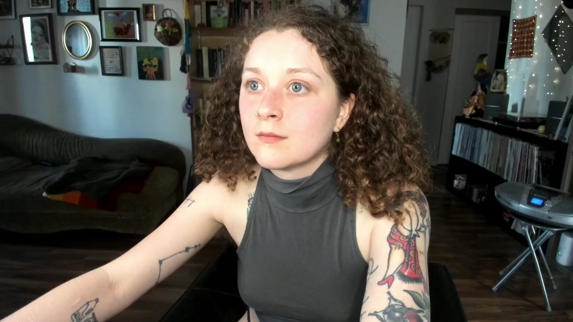 Gallery image thumbnail from PeachyQueen_'s myfreecams stream on, 04/30/2025, 24:22 image 13 of 20