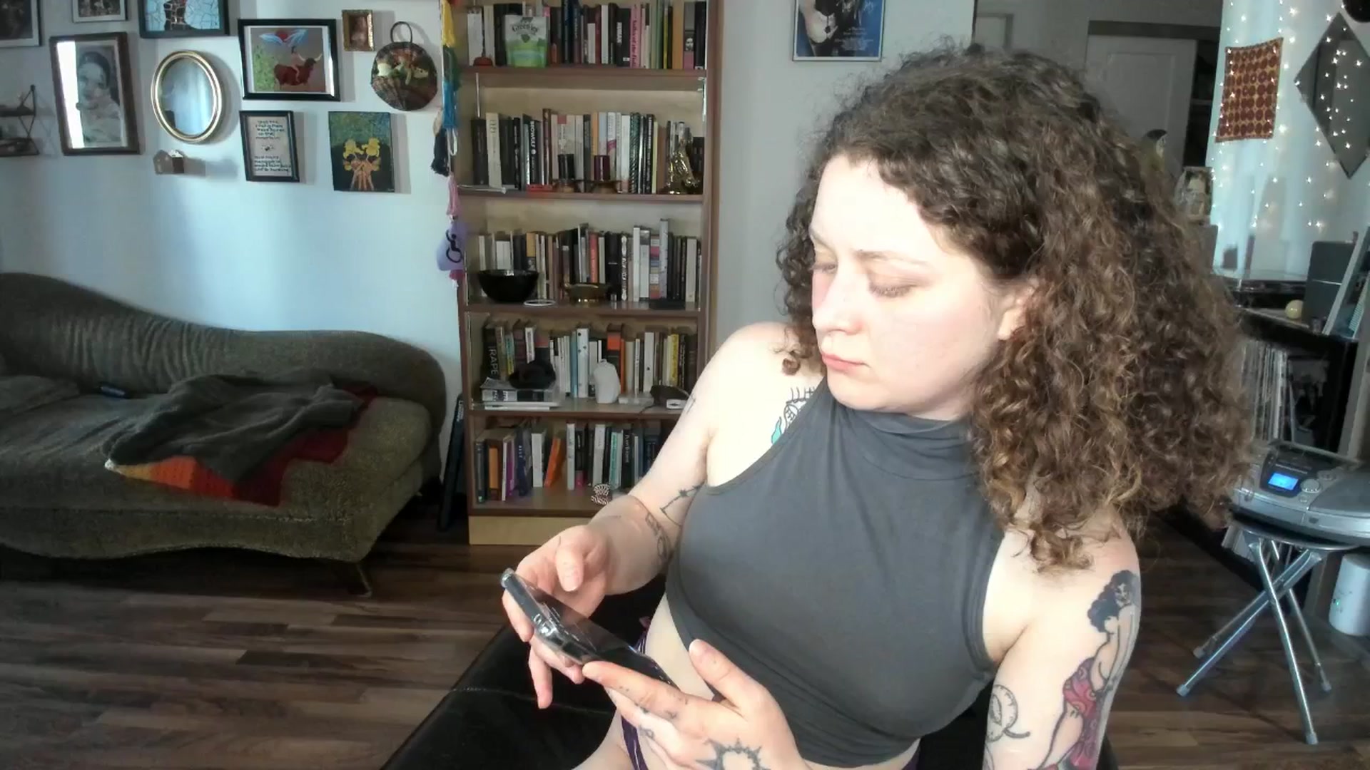 Gallery image thumbnail from PeachyQueen_'s myfreecams stream on, 04/30/2025, 24:22 image 12 of 20