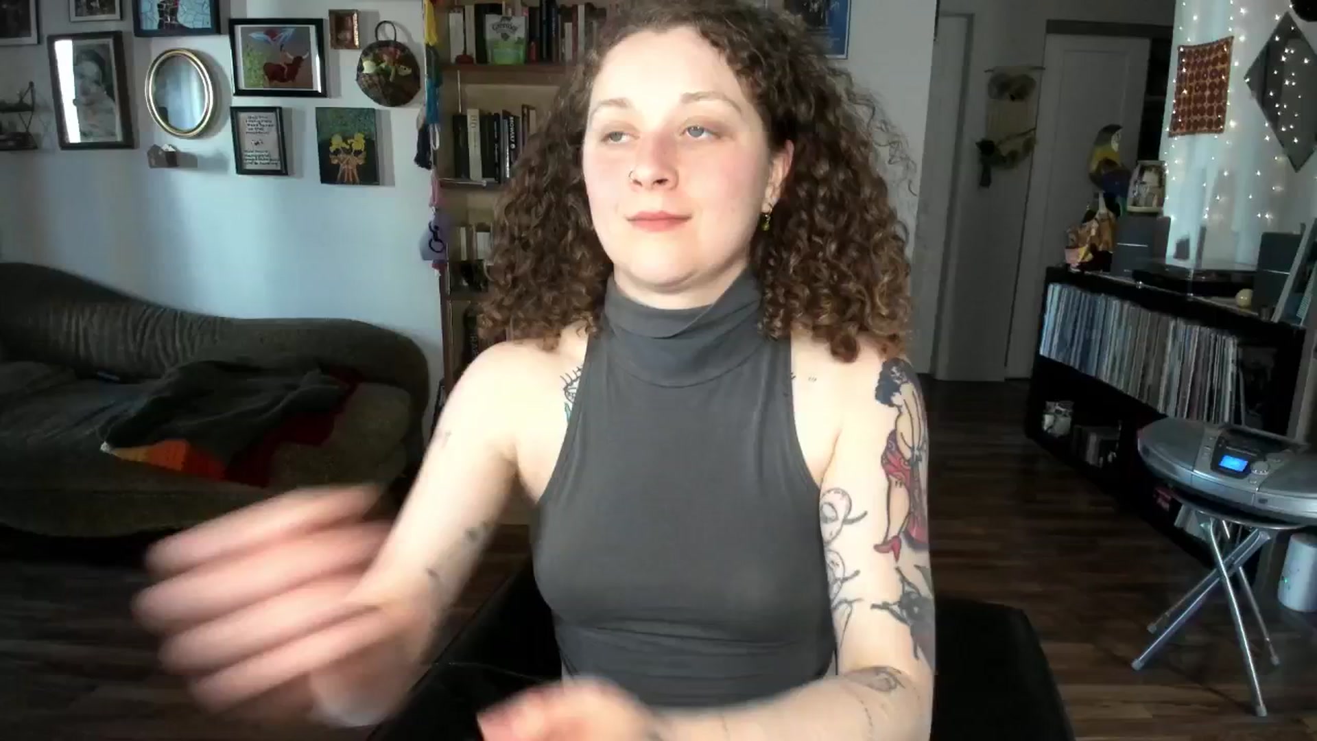 Gallery image thumbnail from PeachyQueen_'s myfreecams stream on, 04/30/2025, 24:22 image 7 of 20
