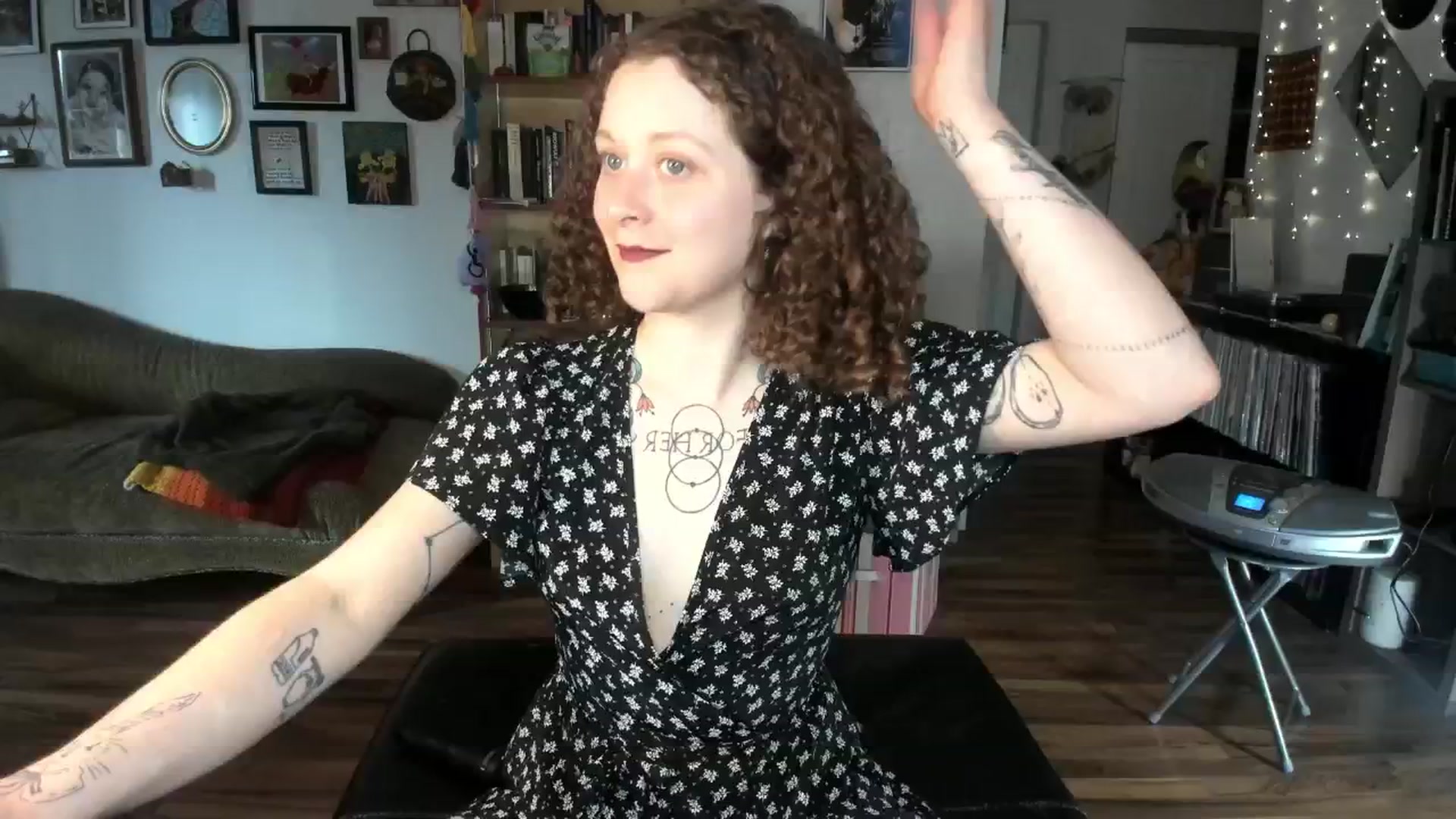 Gallery image thumbnail from PeachyQueen_'s myfreecams stream on, 04/30/2025, 20:35 image 5 of 20