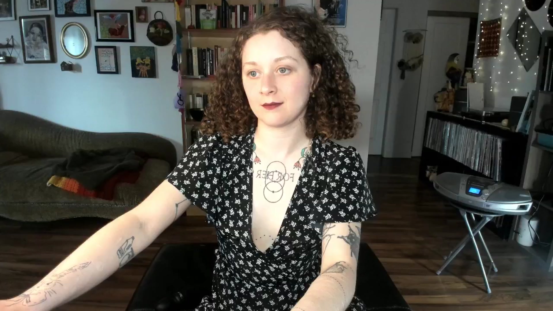 Gallery image thumbnail from PeachyQueen_'s myfreecams stream on, 04/30/2025, 20:35 image 17 of 20
