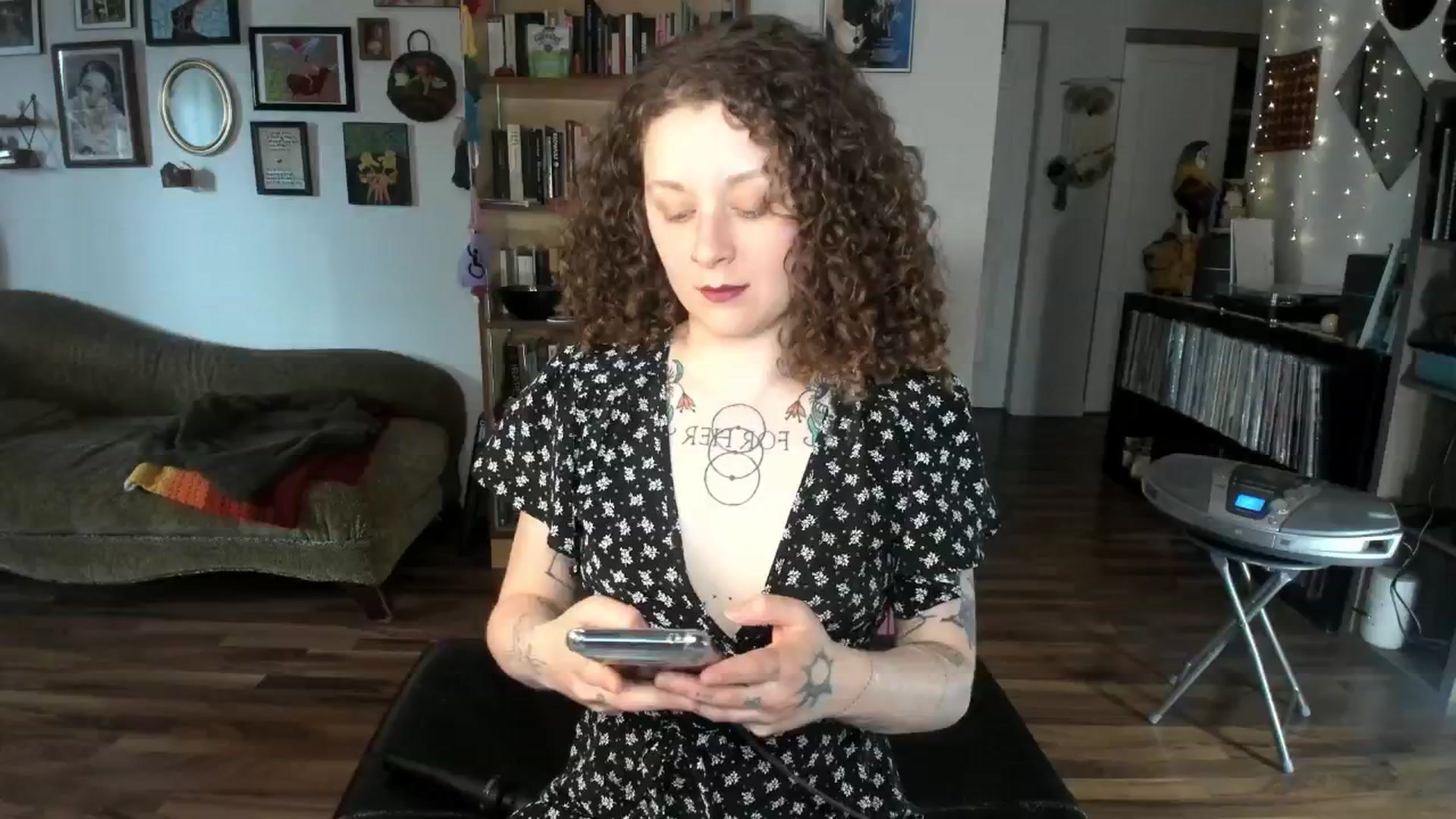 Gallery image thumbnail from PeachyQueen_'s myfreecams stream on, 04/30/2025, 20:35 image 1 of 20