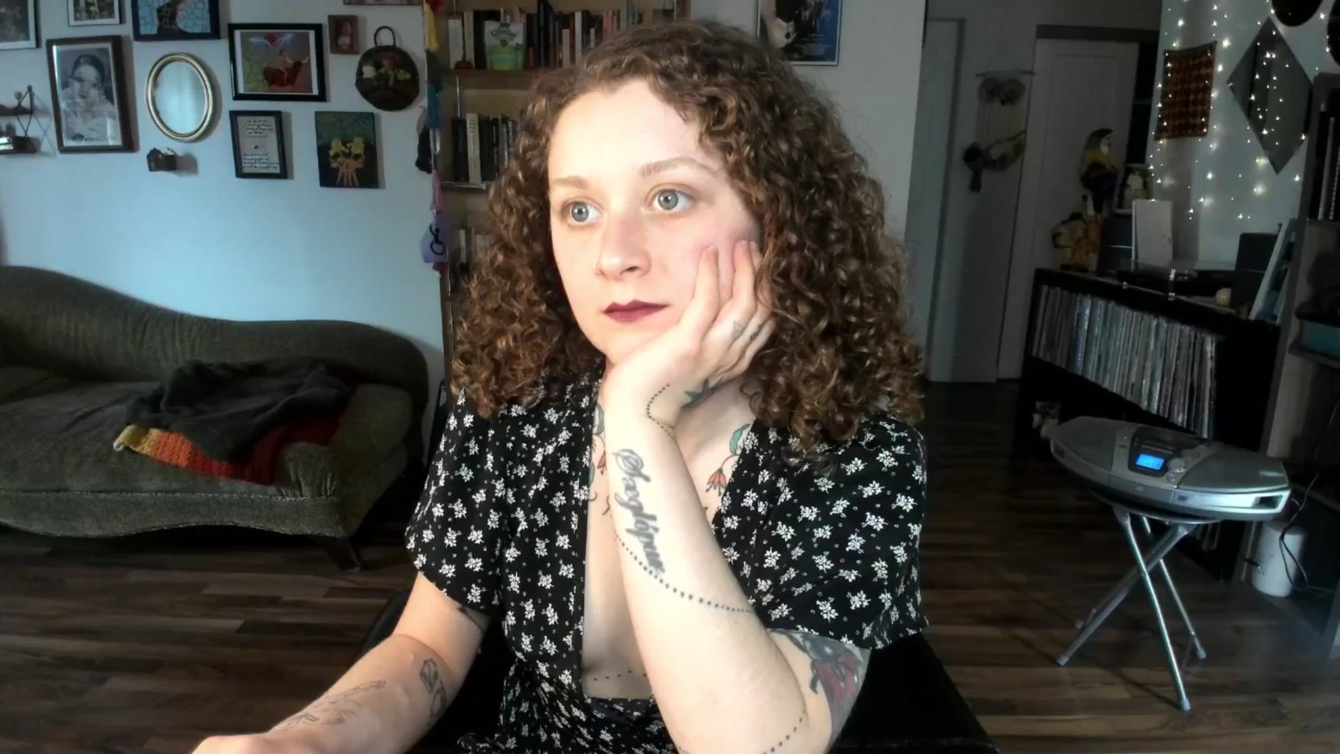 Gallery image thumbnail from PeachyQueen_'s myfreecams stream on, 04/30/2025, 20:35 image 12 of 20